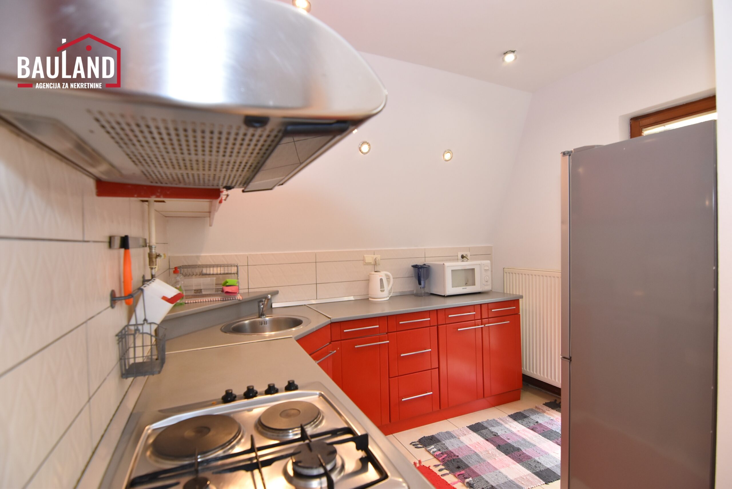 08 izdaje se na duži vremenski period sprat kuće u ulici Čeljigovići