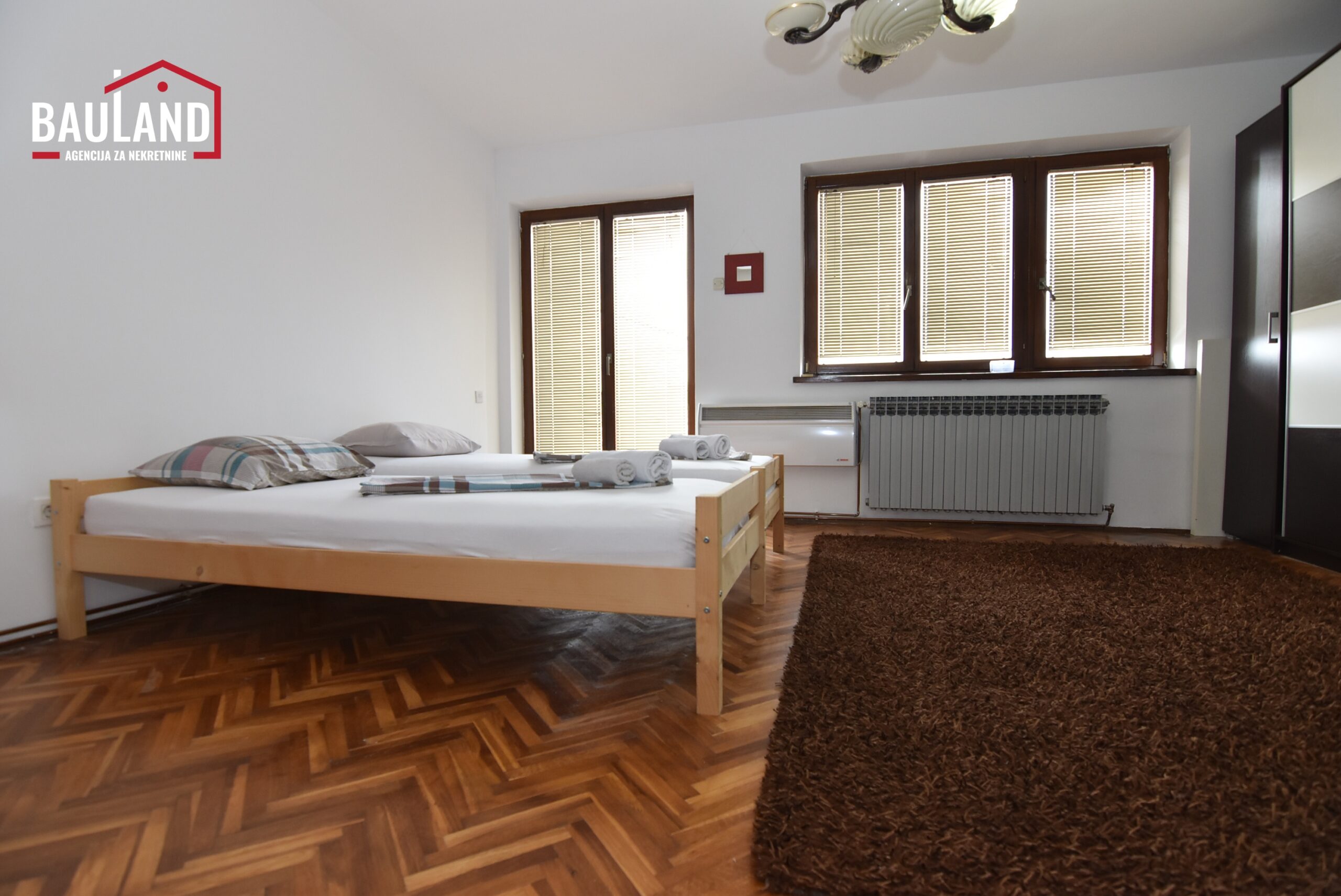 11 izdaje se sprat kuće na dvije etaže površine 120m2