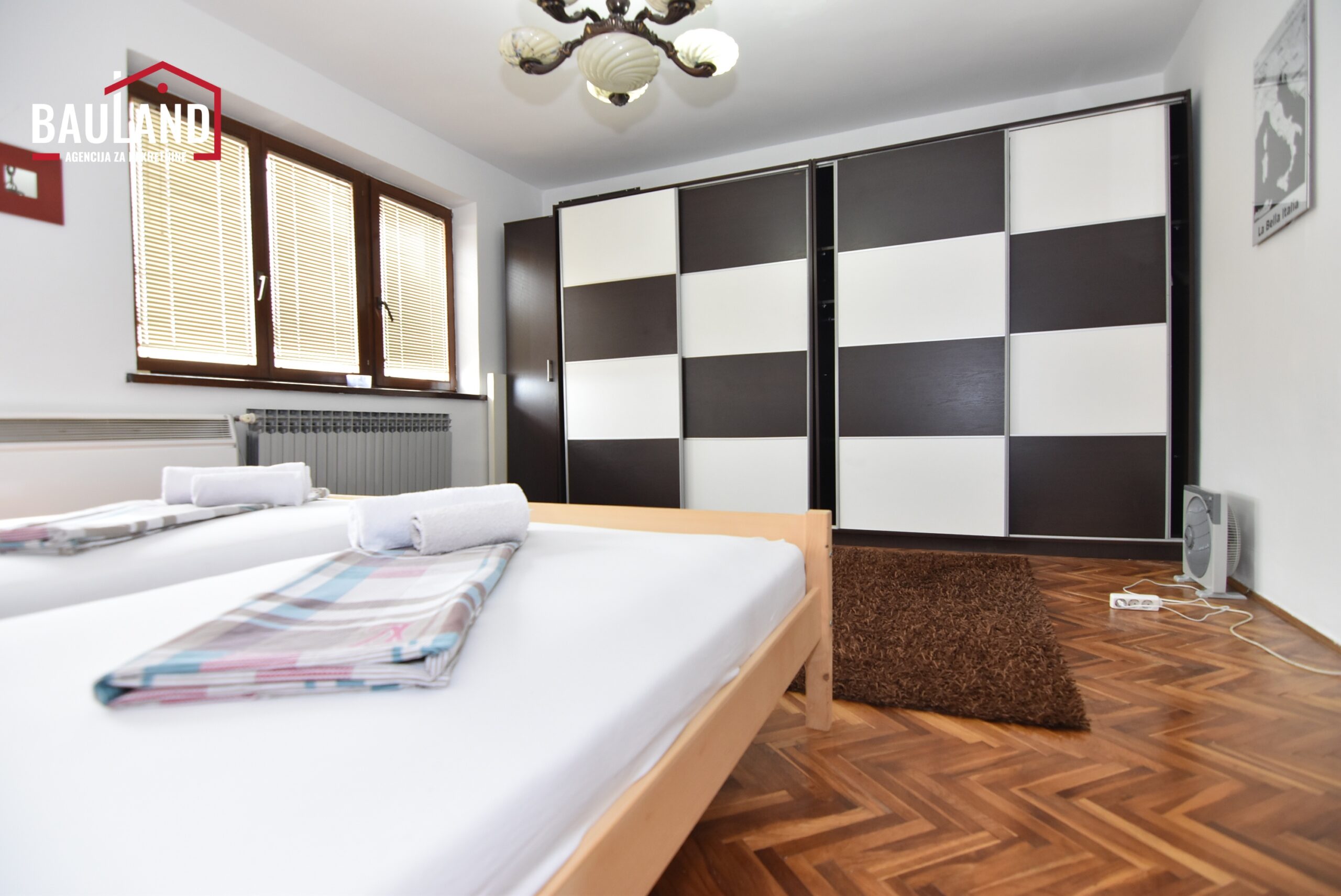 12 izdaje se stan površine 120m2 na dvije etaže Općina Stari Grad Sarajevo