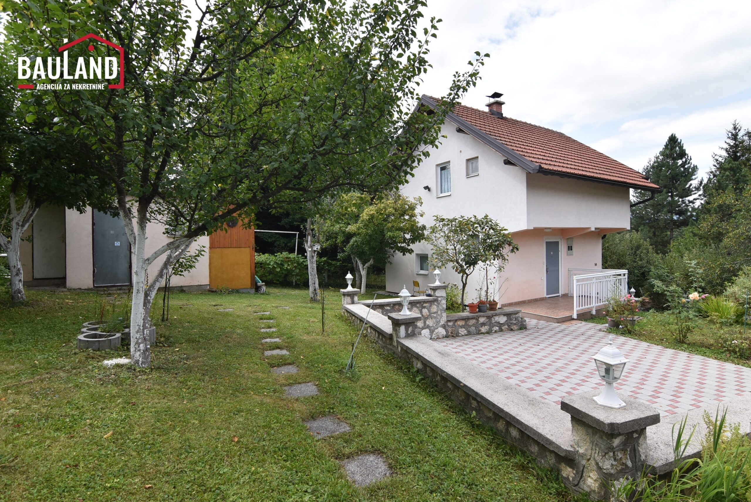 03 na prodaju vikendica u naselju Rakovica Općina Ilidža