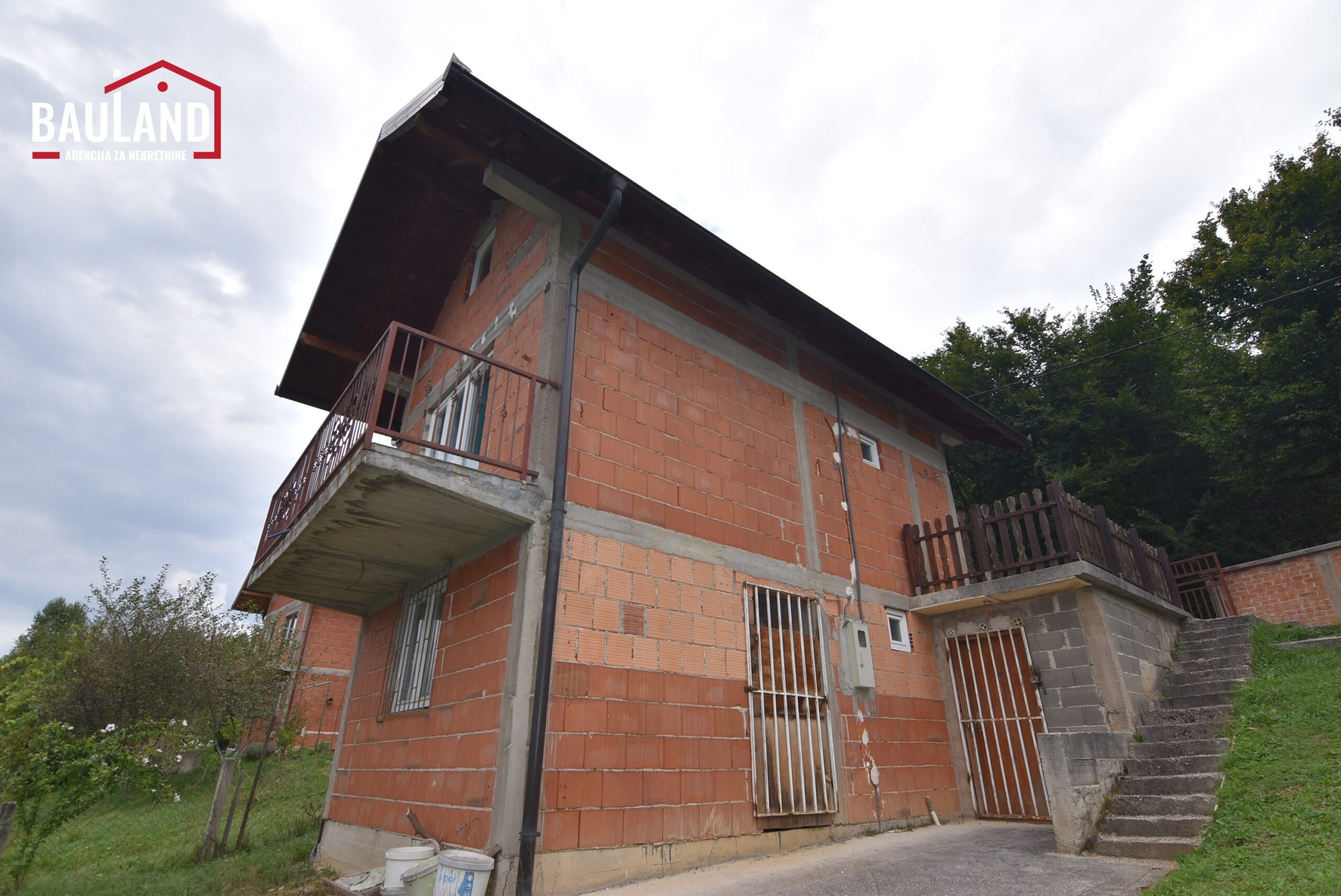 04 vikendica i zemljište na prodaju Tjepovački put Novi Grad Sarajevo