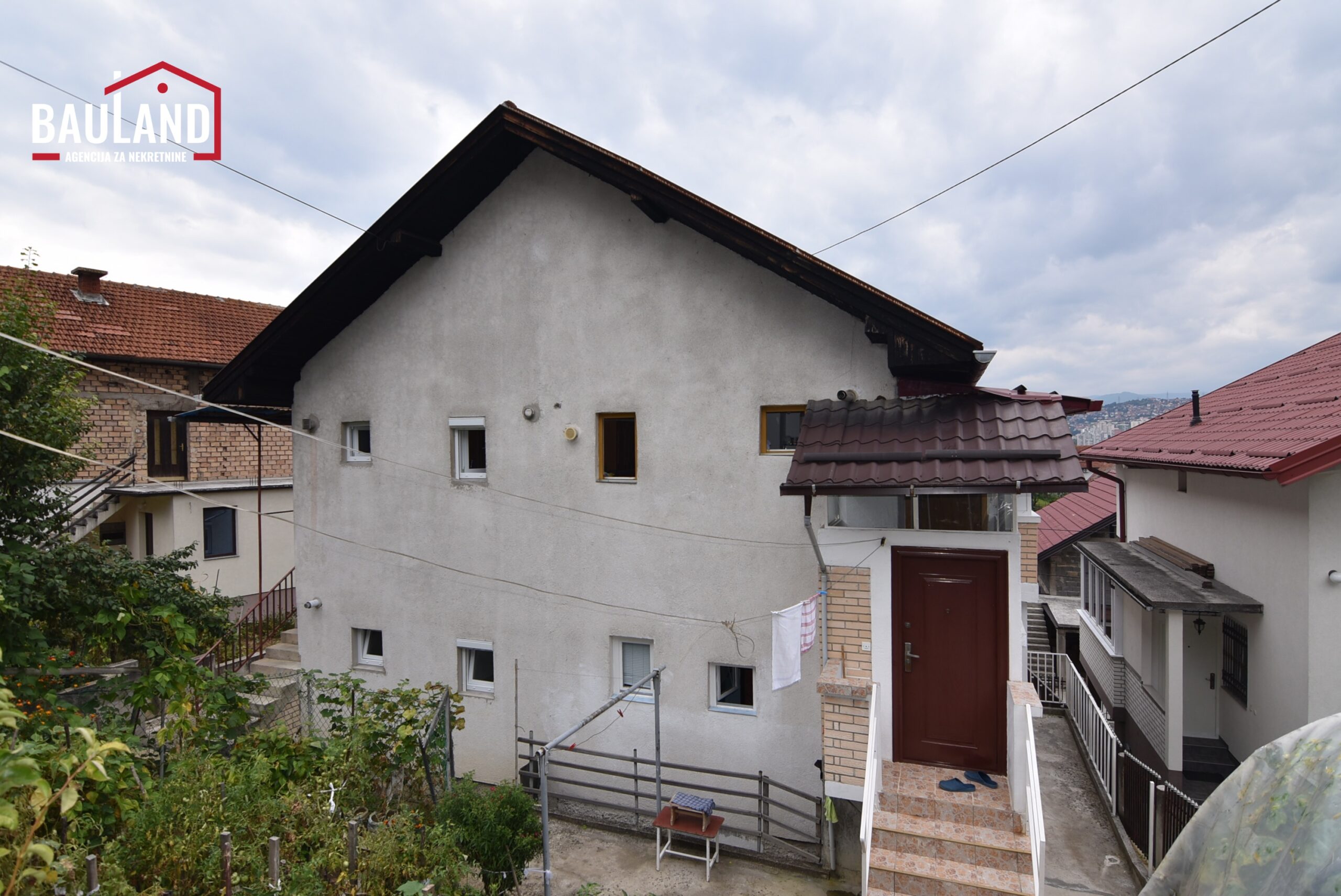 05 prodaje se kuća u ulici Orahovačka Općina Novi Grad Sarajevo