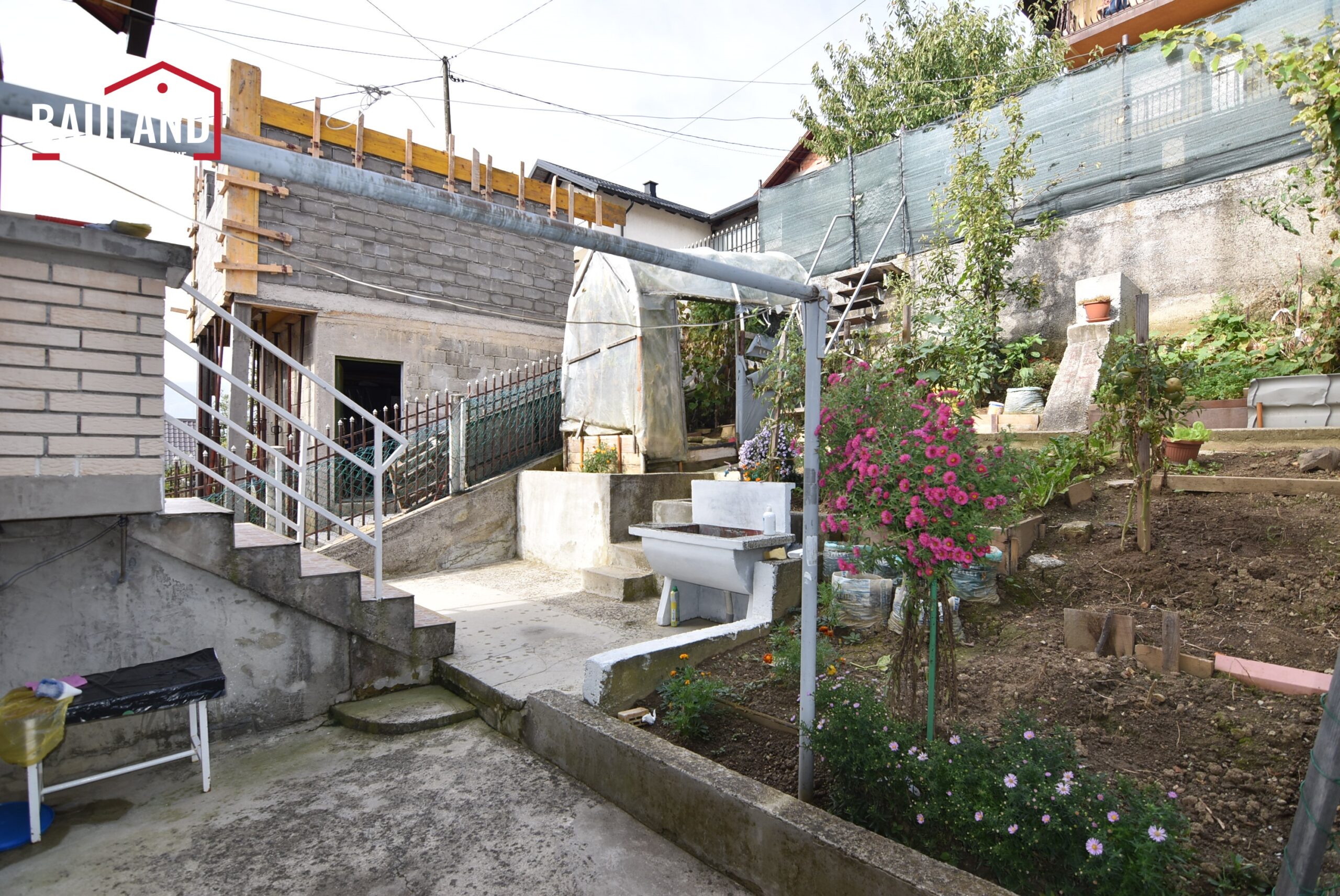 06 prodaje se dio kuće u ulici Orahovačka naselje Briješće brdo Općina Novi Grad Sarajevo