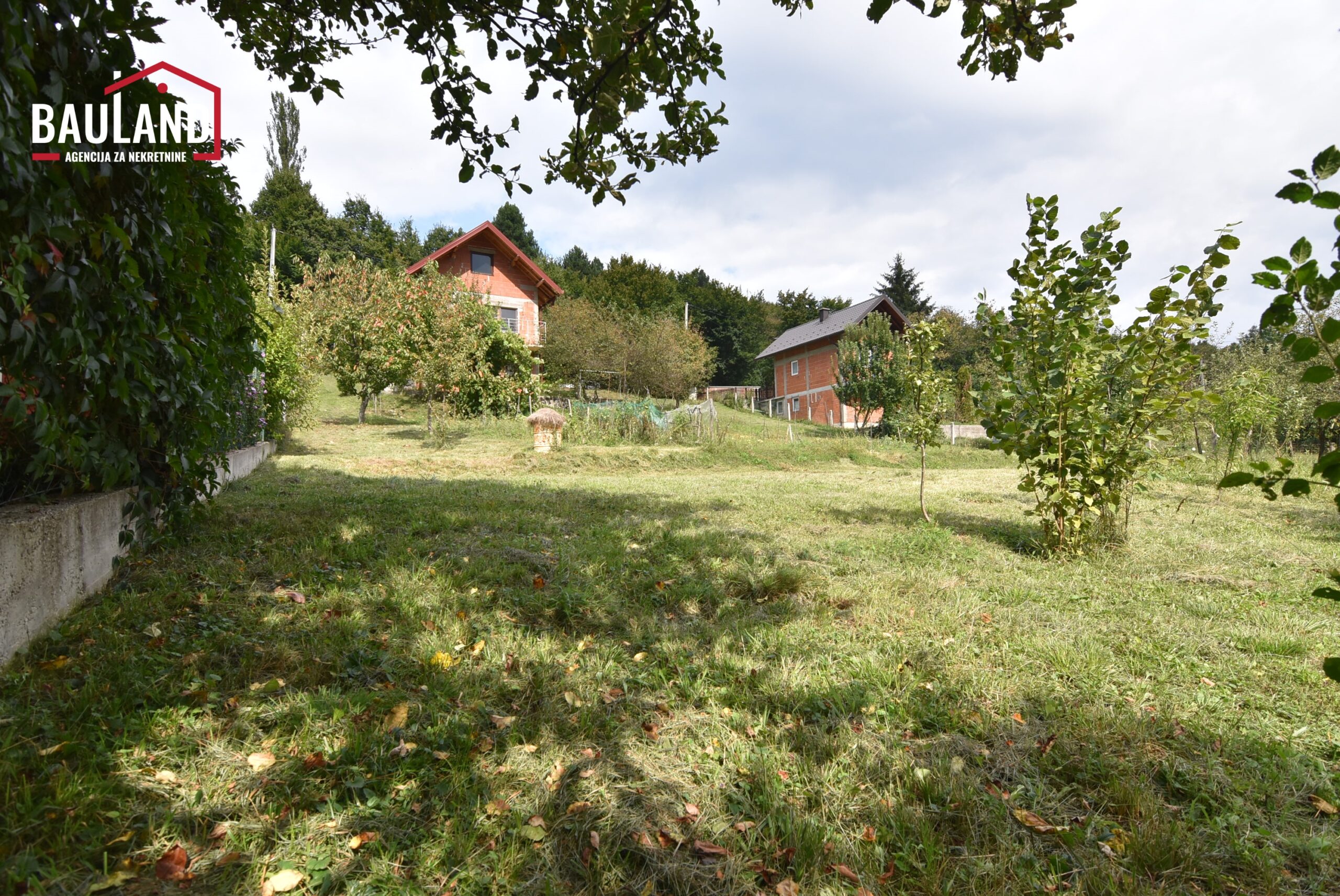 Zemljišče und Teil einer Wochenendhütte / Dobroševići-Općina Novi Grad