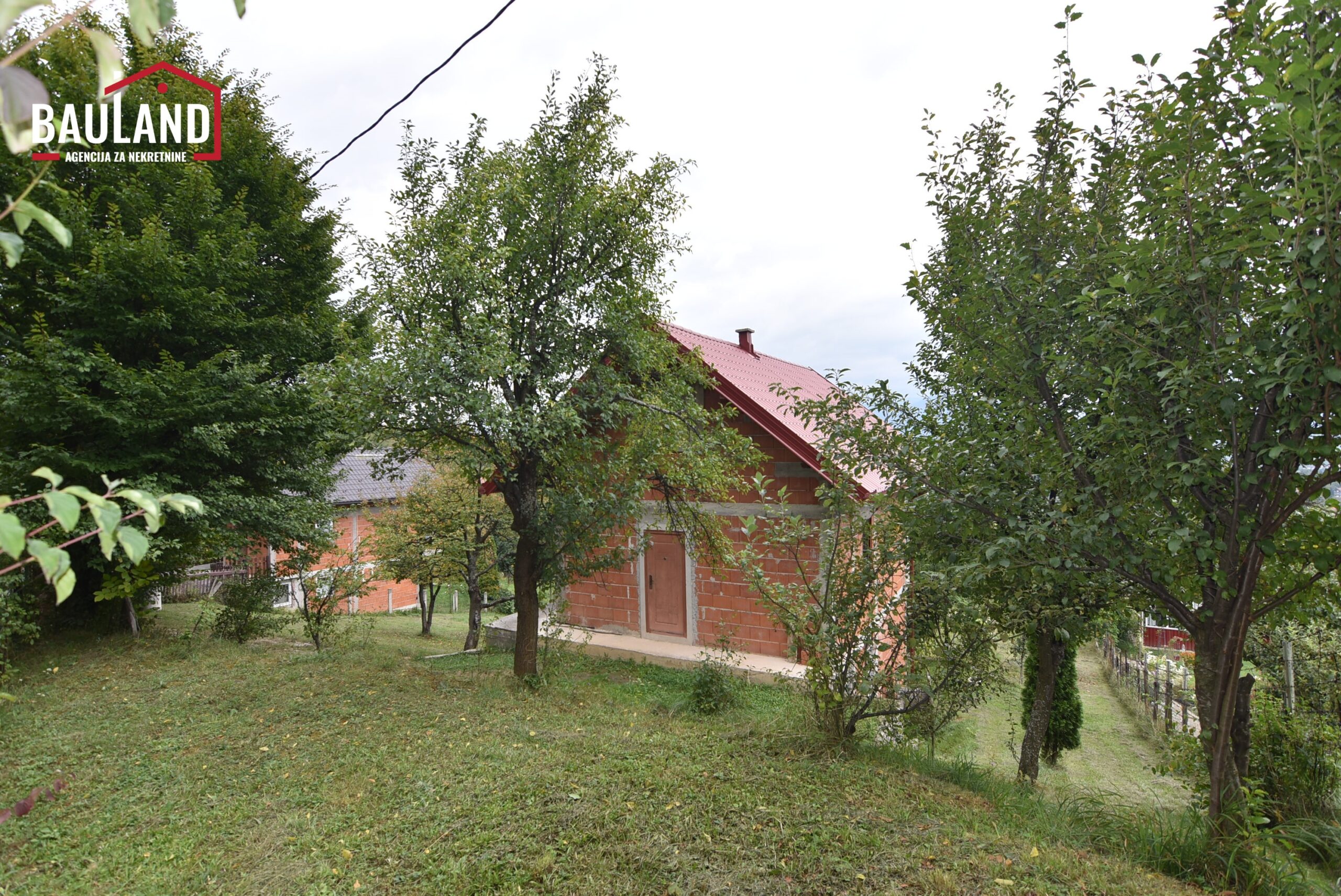 10 zemljište i vikendica za najam 1500m2 Općina Novi Grad Sarajevo