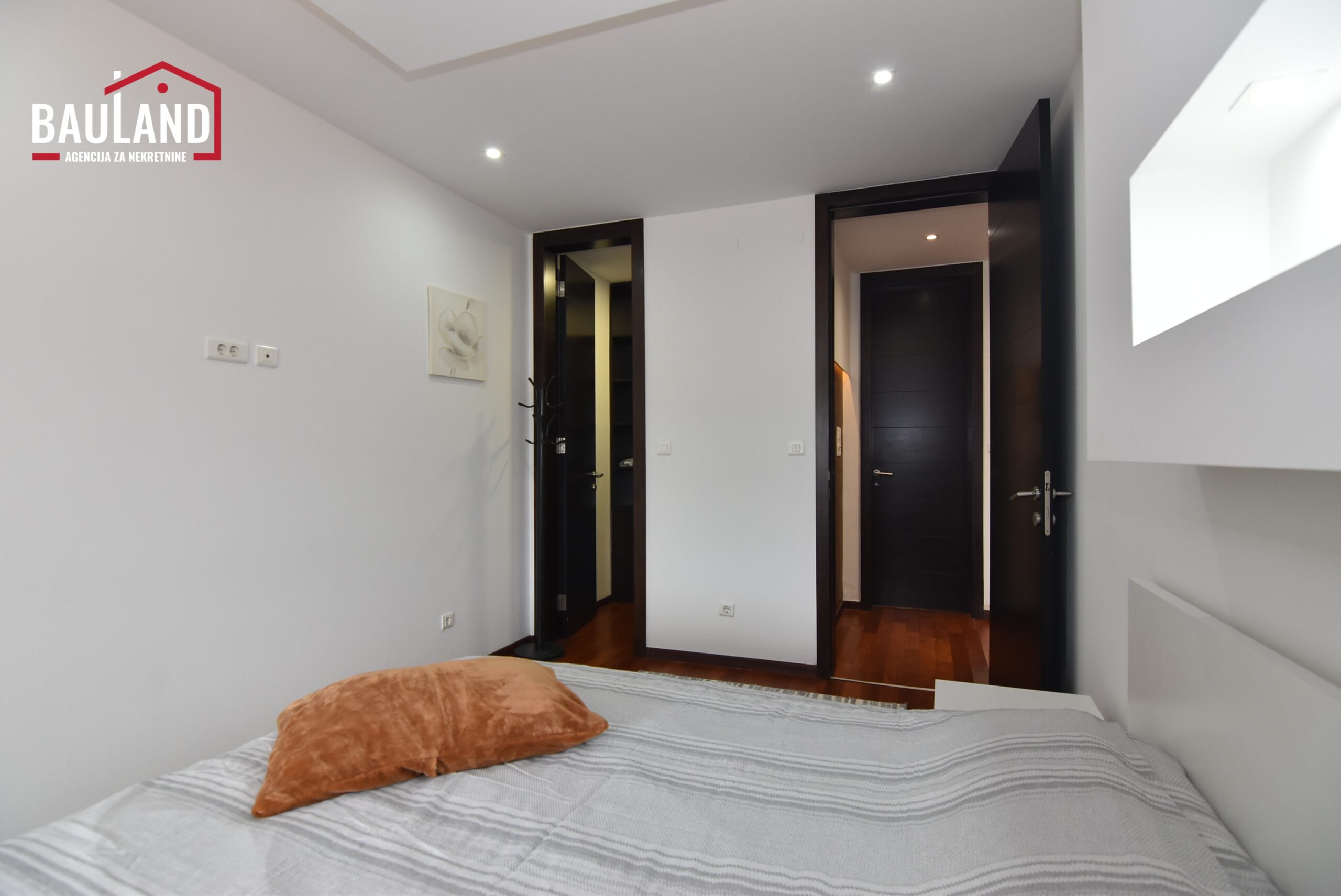 17 stan za iznajmljivanje BOSMAL 12-ti sprat ul. Milana Preloga