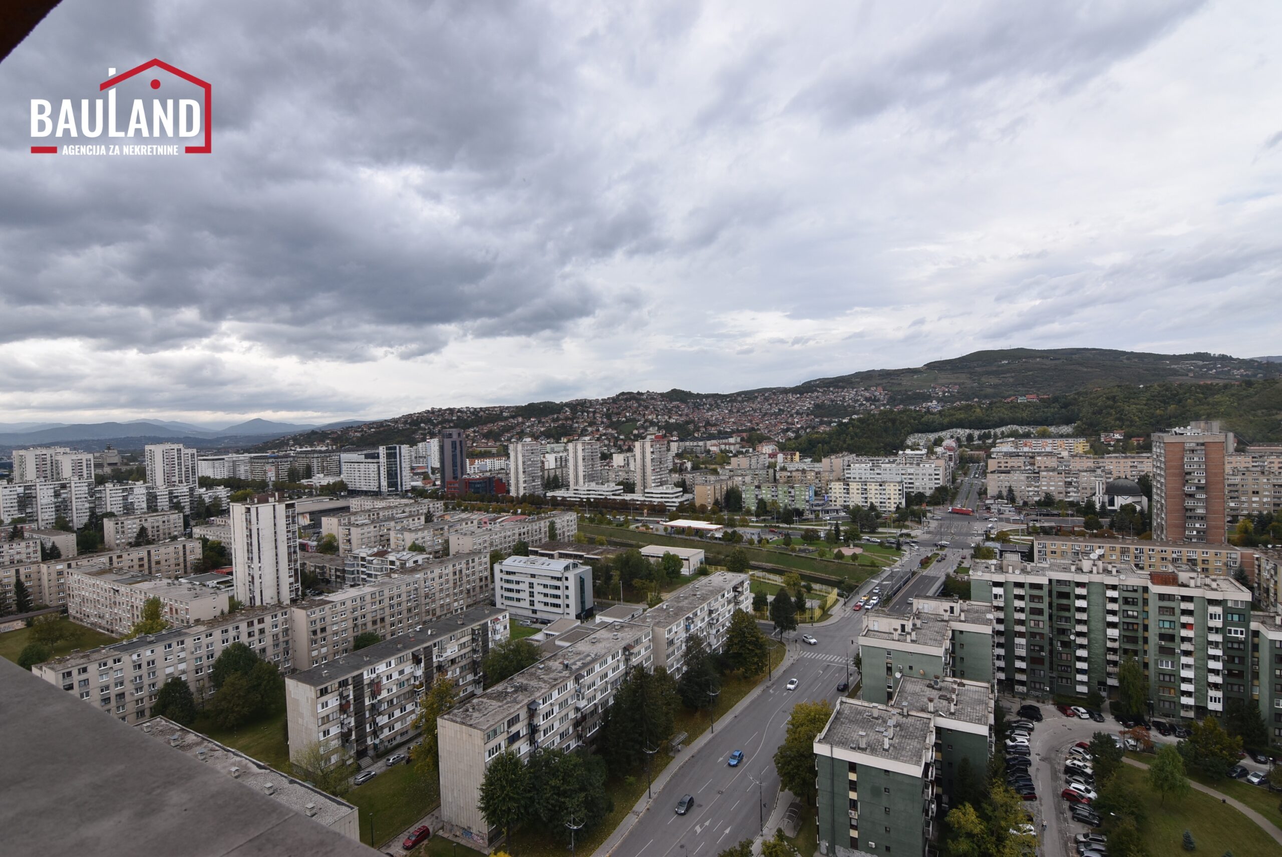 25 iznajmljuje se trosoban moderno namješten stan u Bosmalu