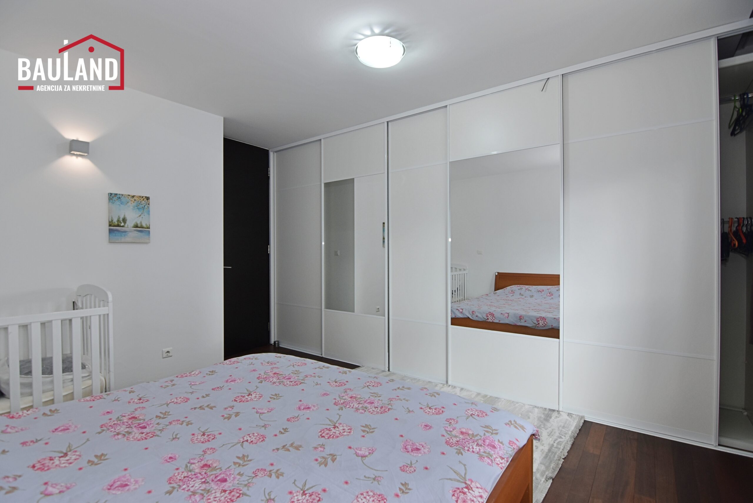 07 trosoban namješten stan površine 100m2 balkon