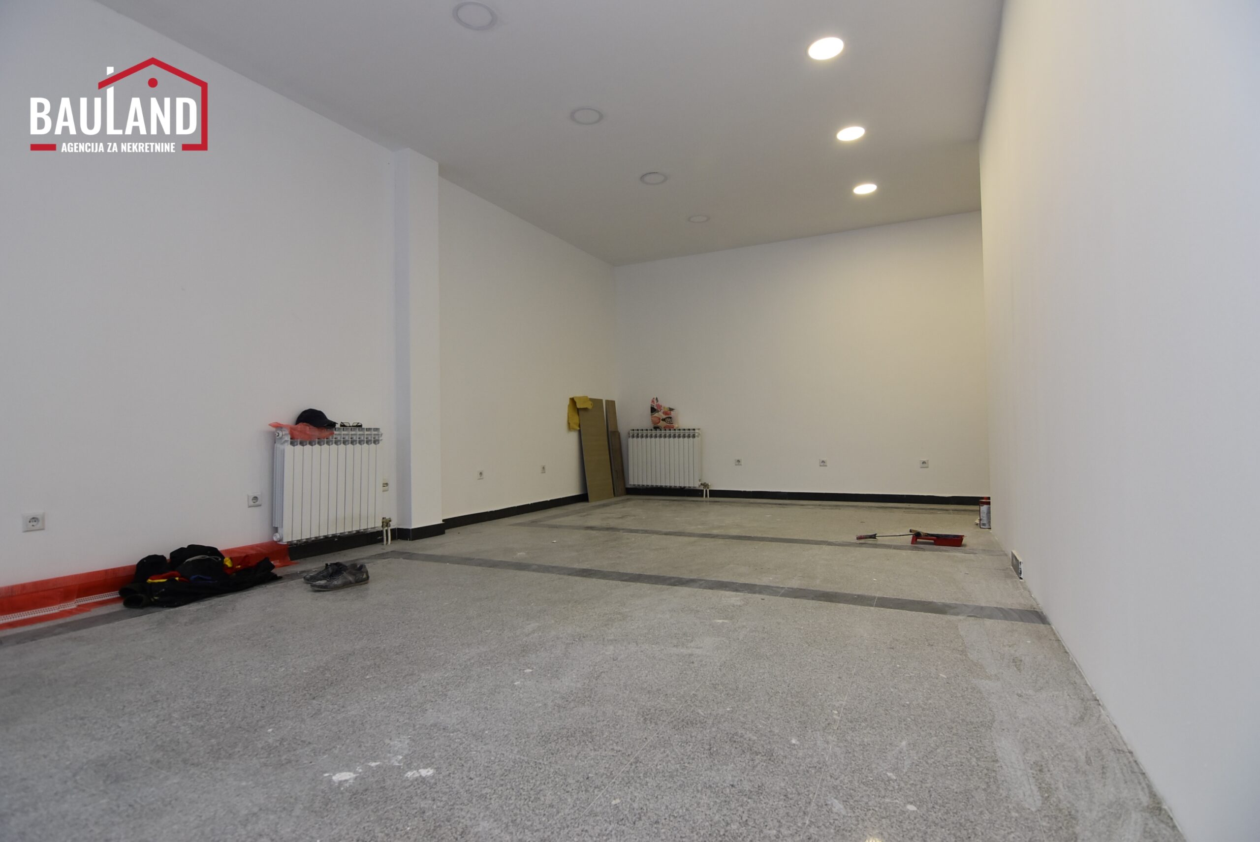 2 poslovni prostor za najam 40m2 prizemlje