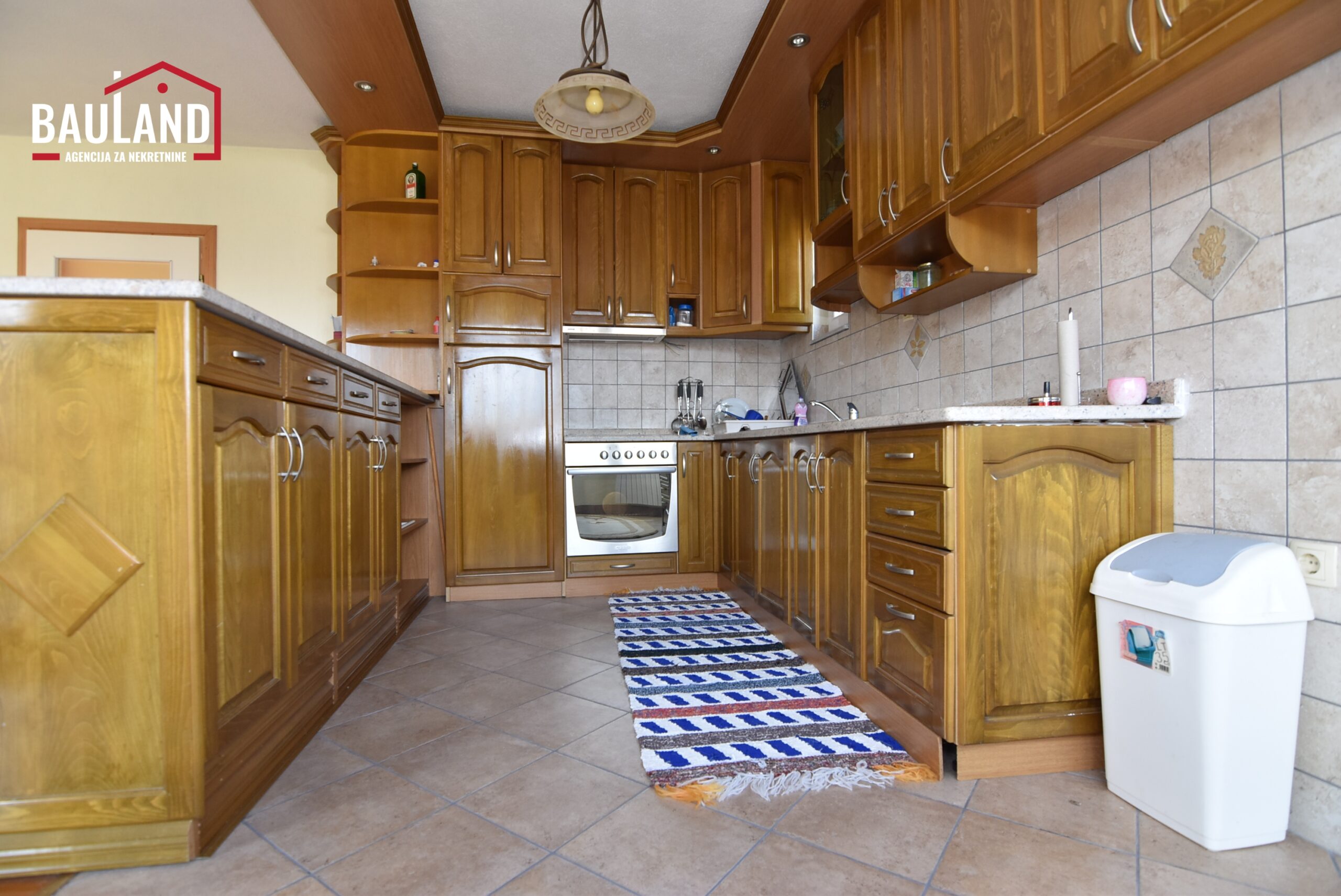 8 kuća na prodaju Bojnik