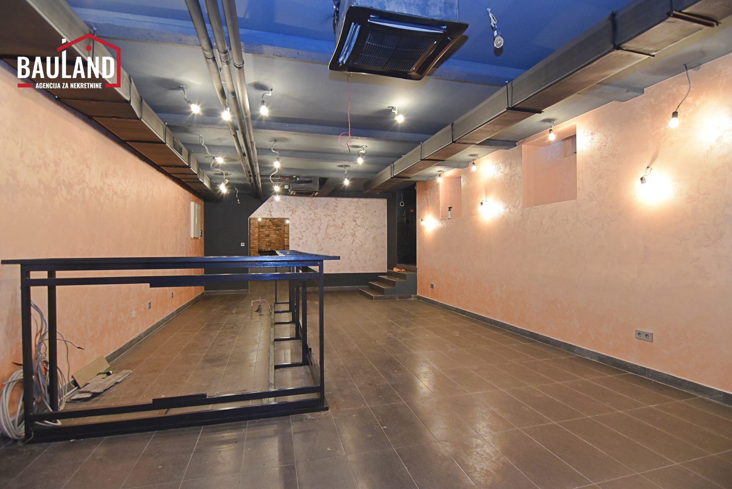 5 izdaje se poslovni prostor na duži vremenski period minimalno na godinu dana