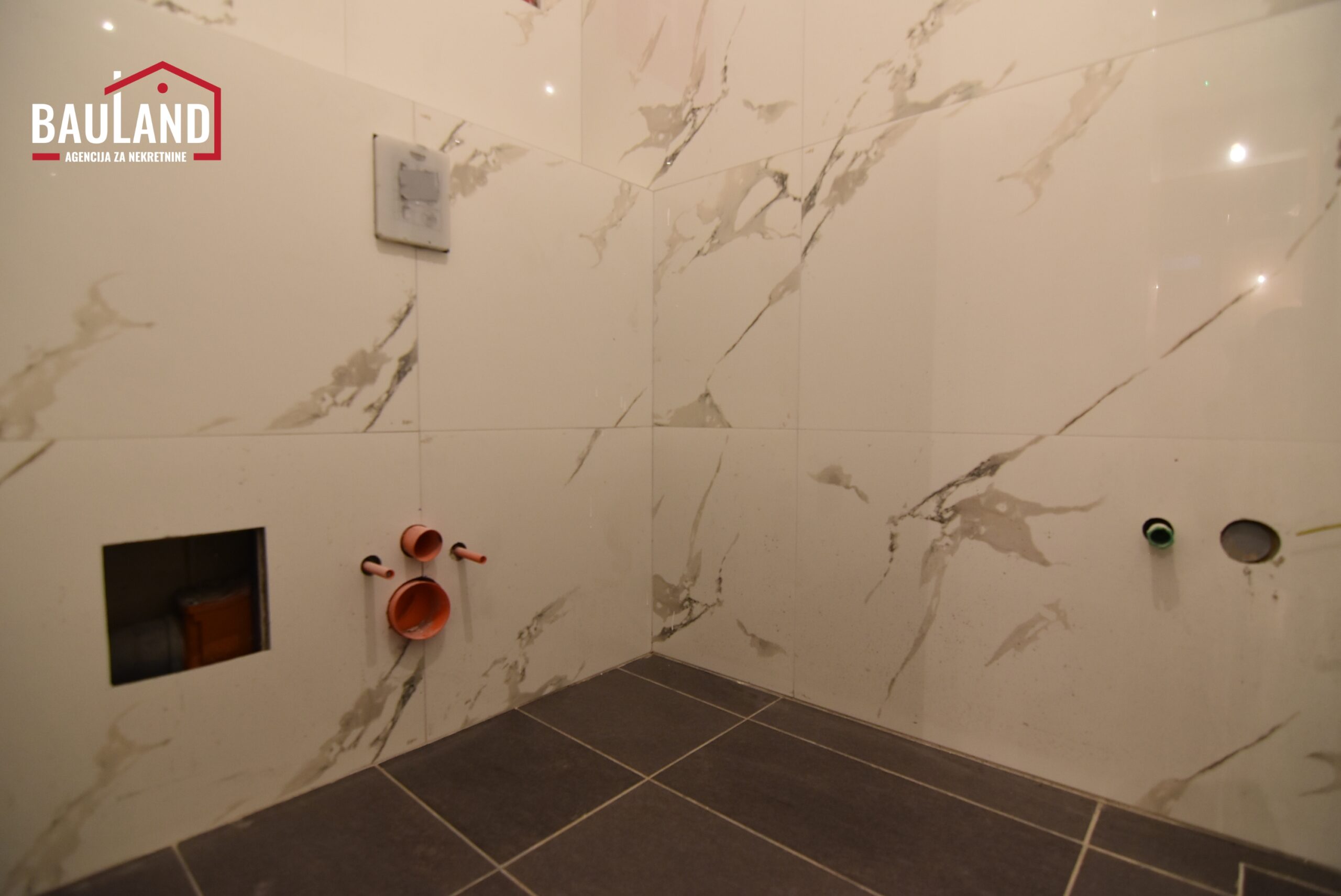 11 poslovni prostor za najam 145m2 suteren