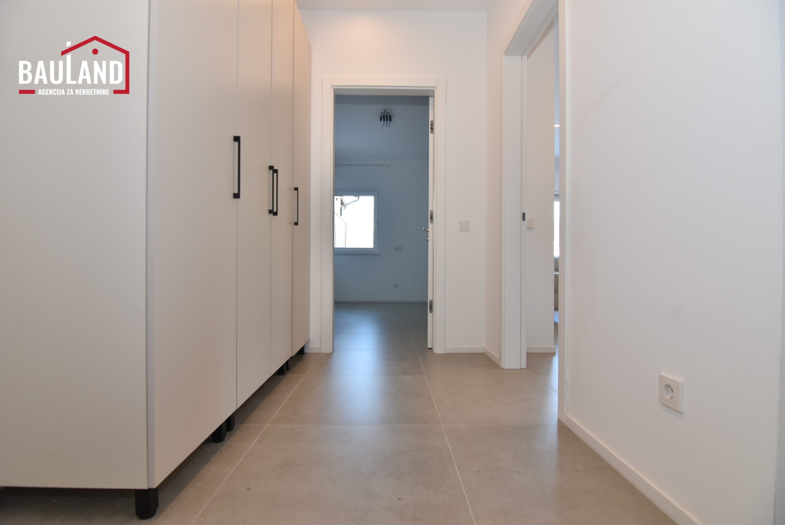 13 najam stana sa terasom 40m2