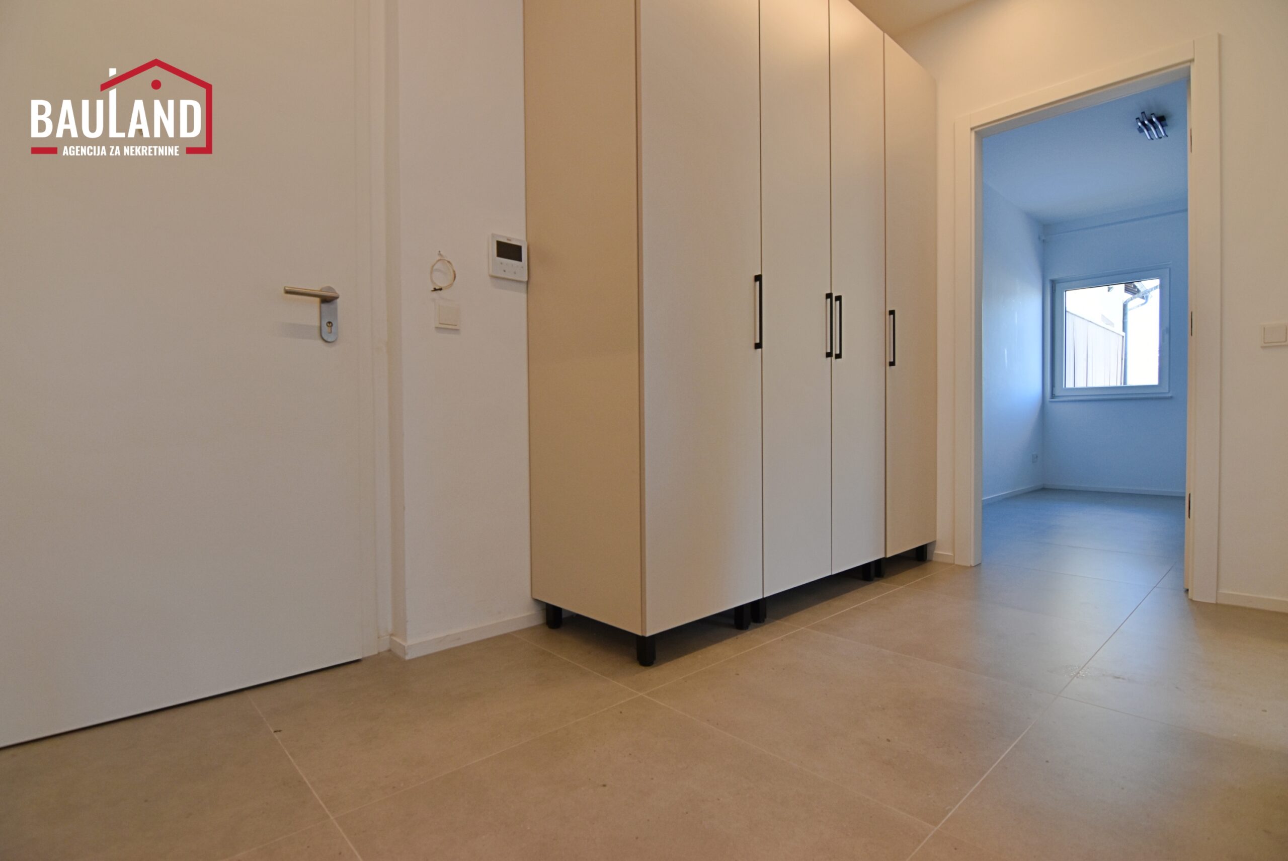 14 izdaje se stan na duži vremenski period u ulici Antuna Hangija