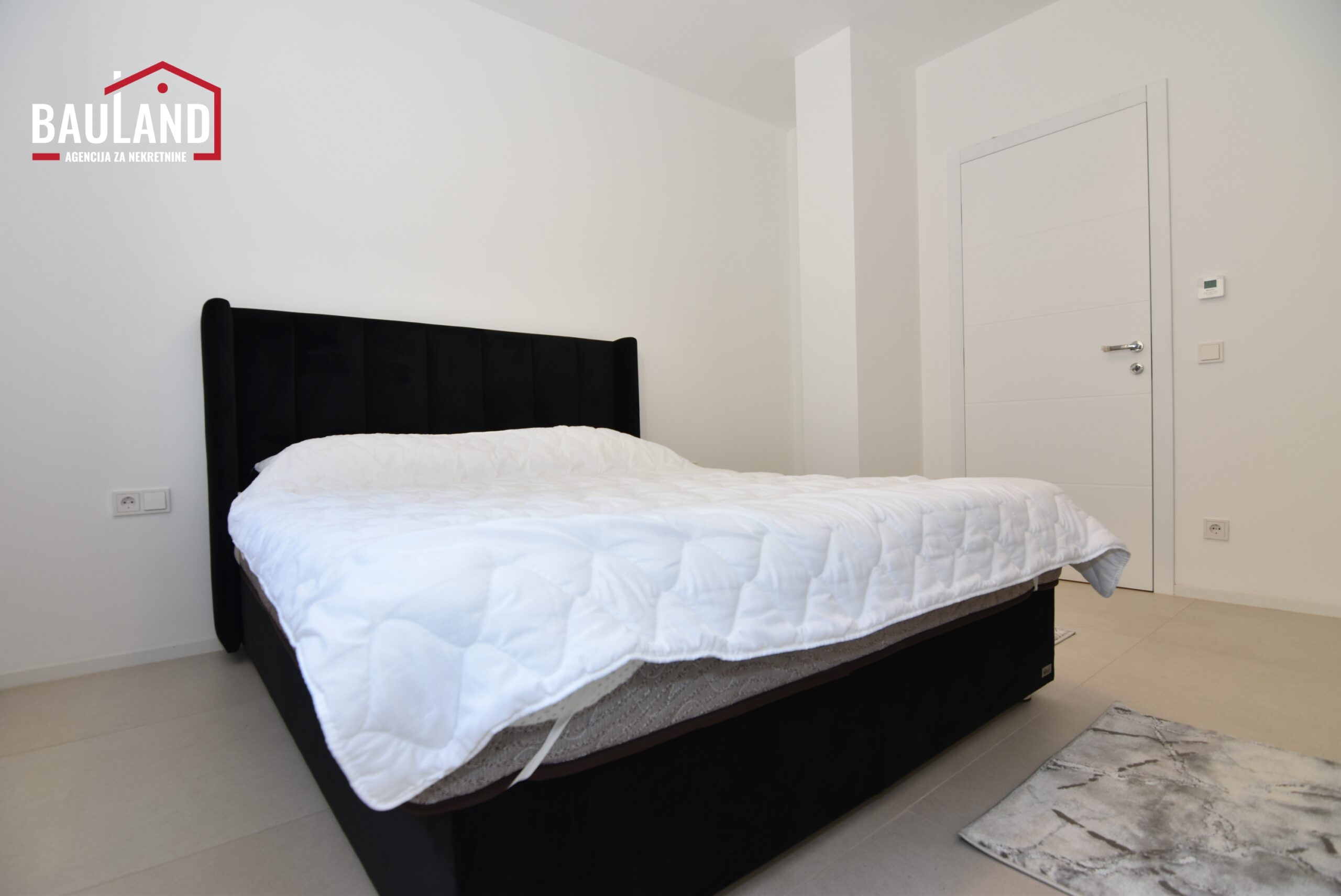 6 dvosoban namješten stan u novogradnji Općina Centar