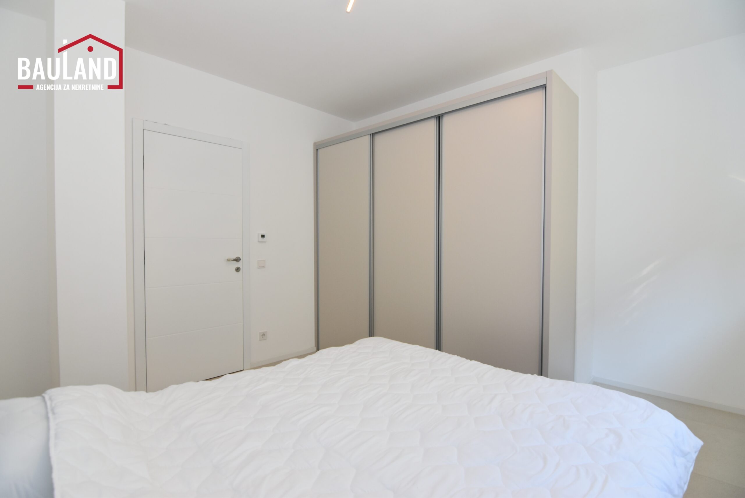 7 najam stana sa garažnim mjestom Općina Centar