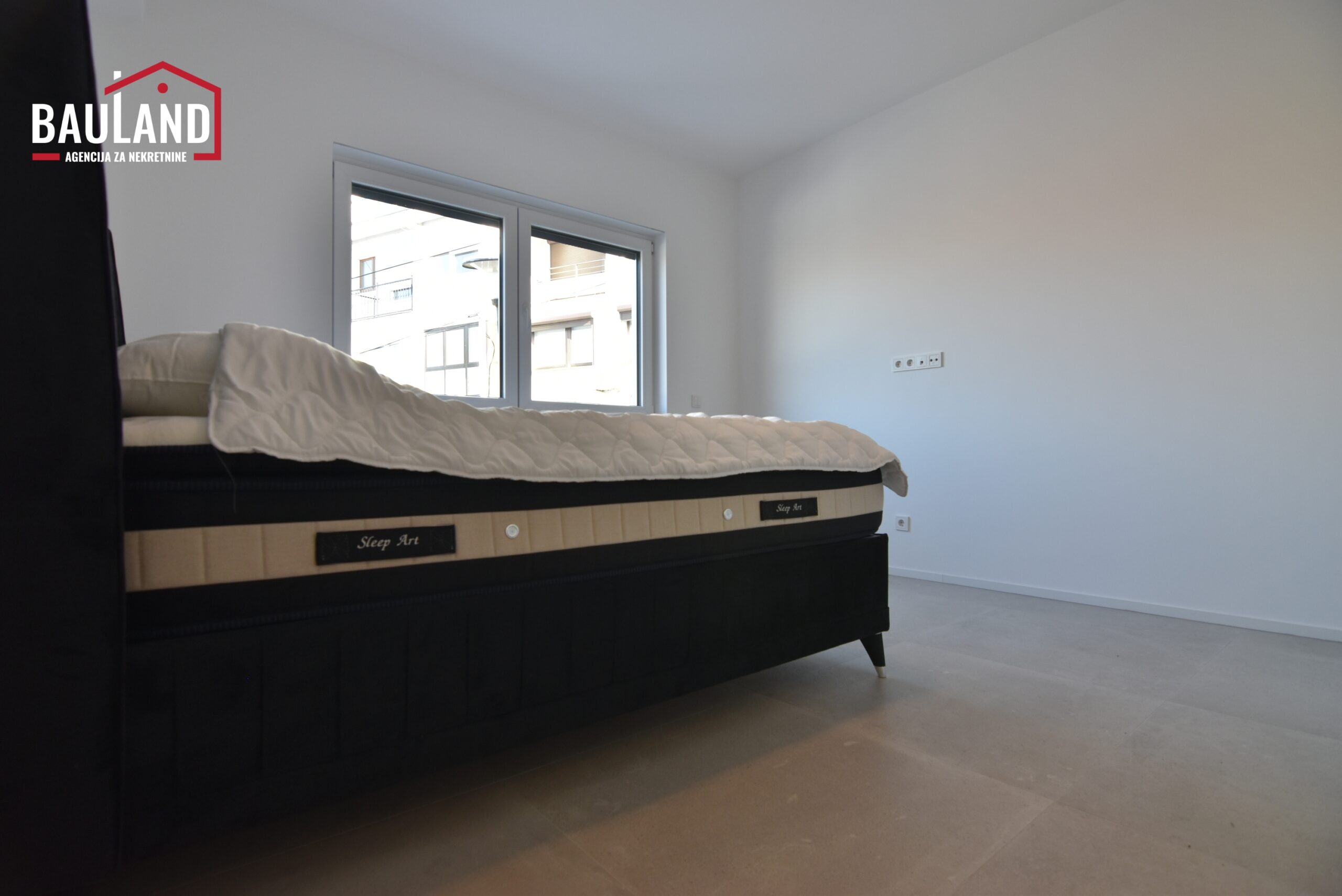 9 stan za iznajmljivanje 95m2 I sprat lift garažno mjesto