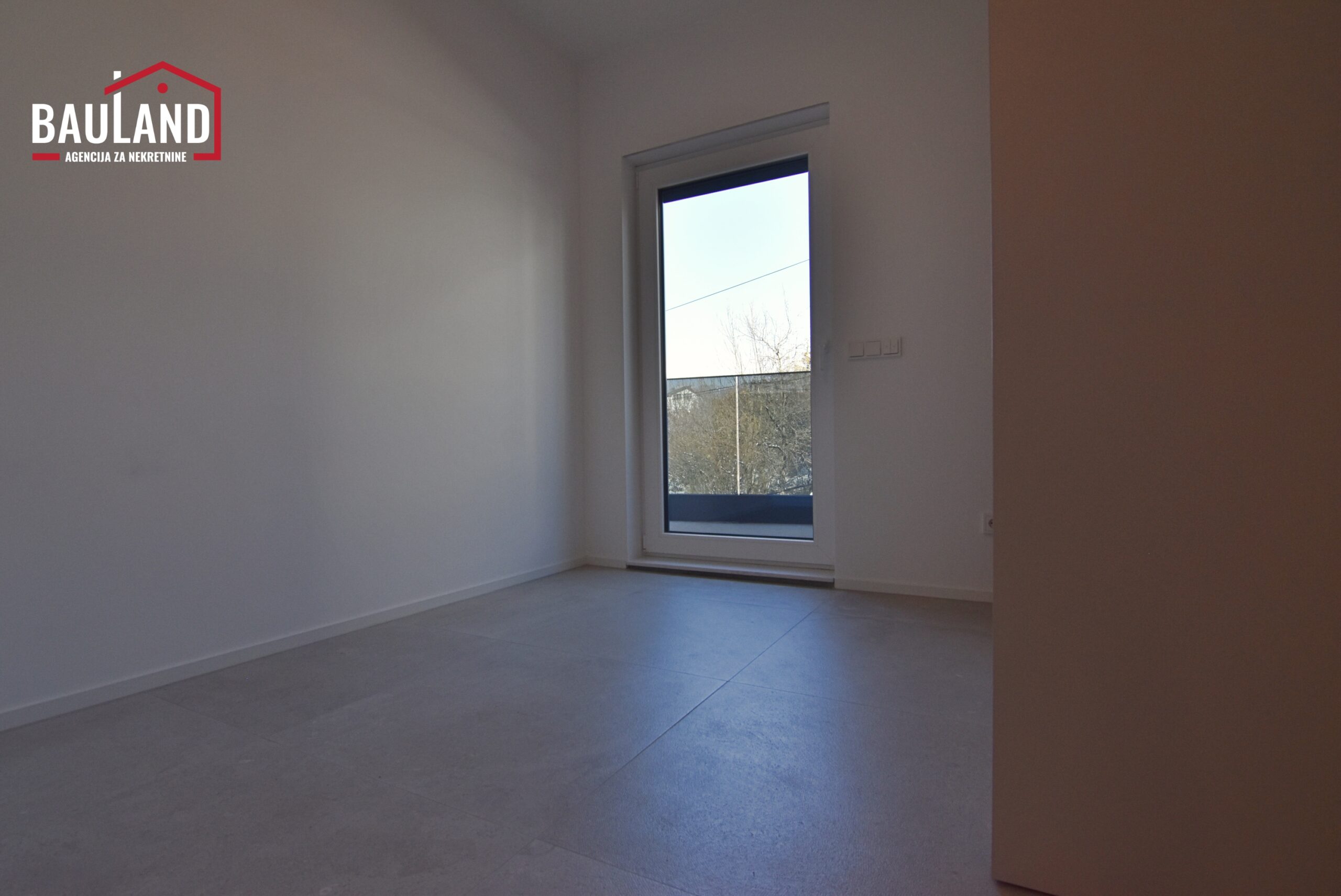 11 stan za najam 95m2 ul. Antuna Hangija Općina Centar