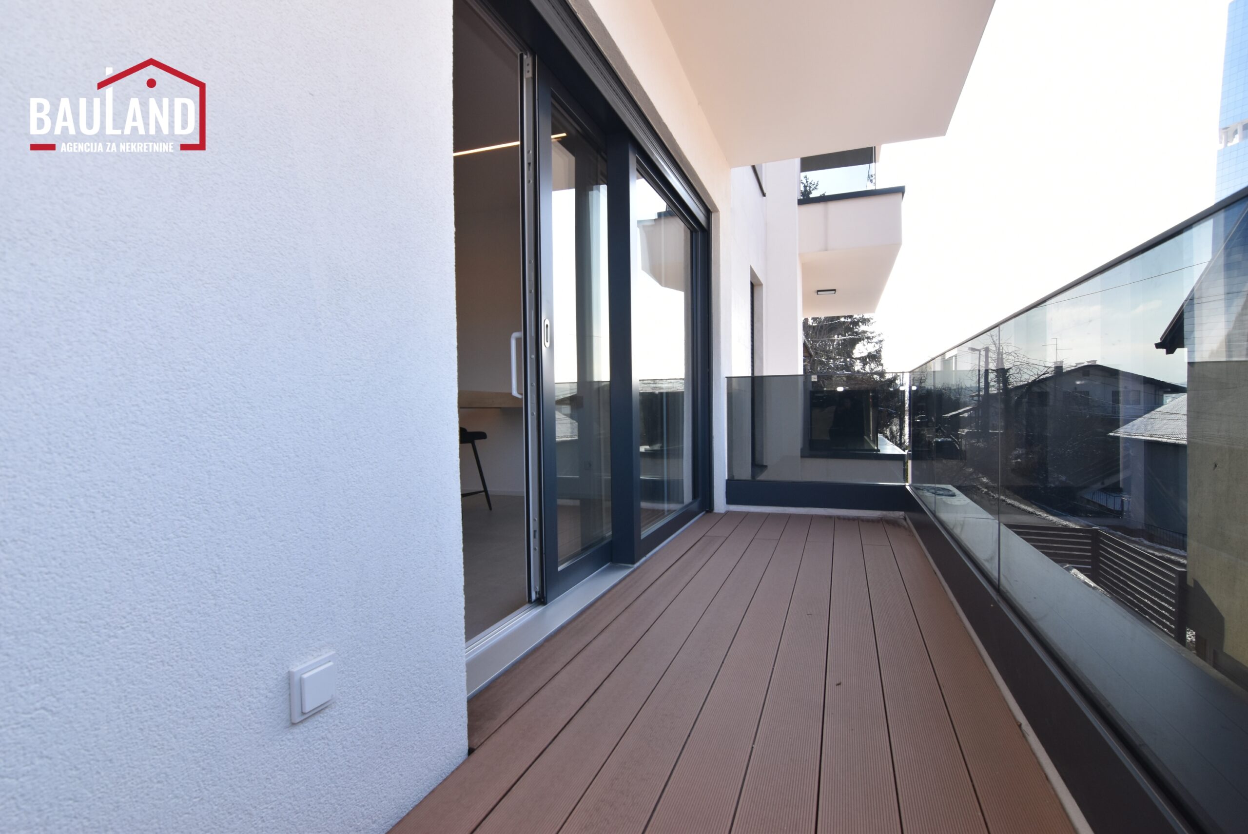 15 izdaje se četverosoban stan u ulici Antuna Hangija