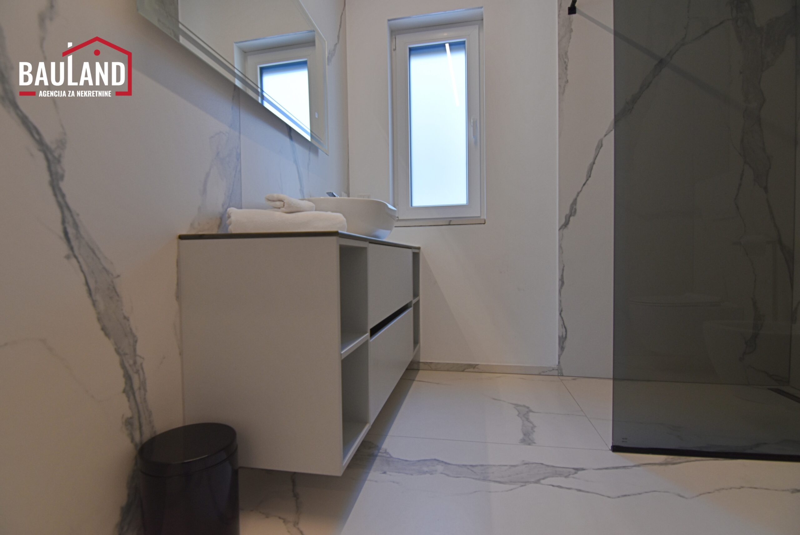 16 najam stana Antuna Hangija Centar