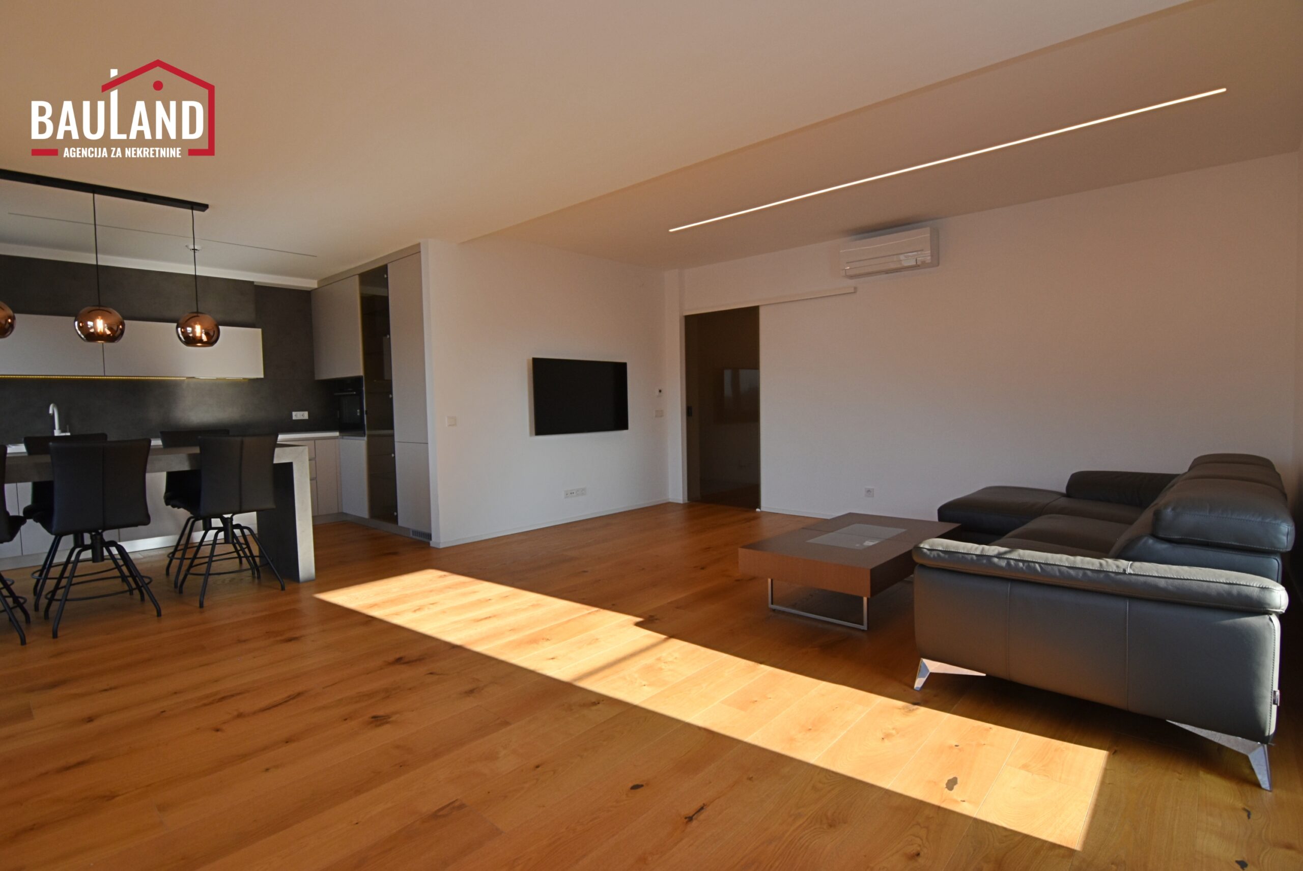 2 četverosoban namješten stan površine 105m2 II sprat