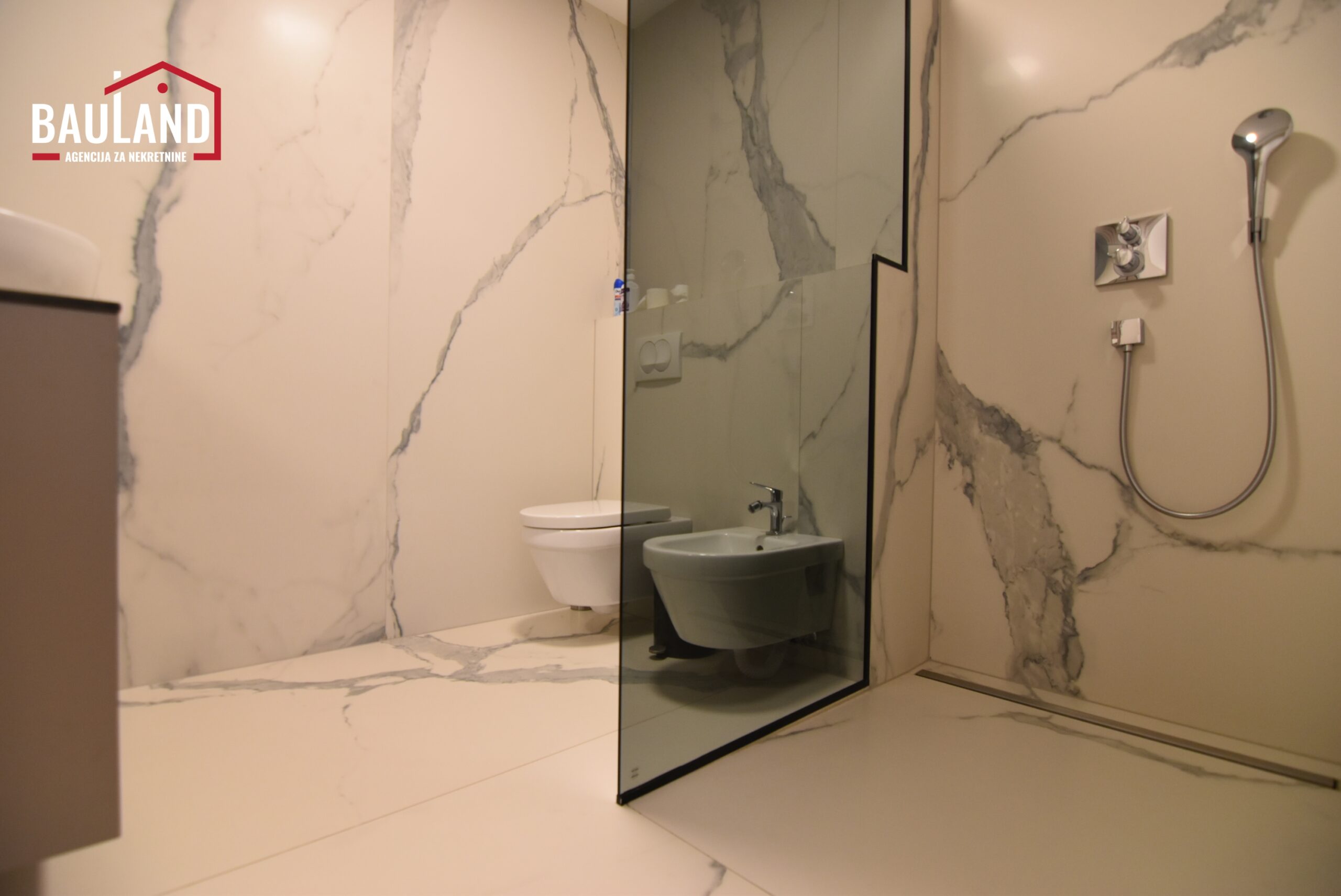 13 izdaje se stan na duži vremenski period minimalno godinu dana