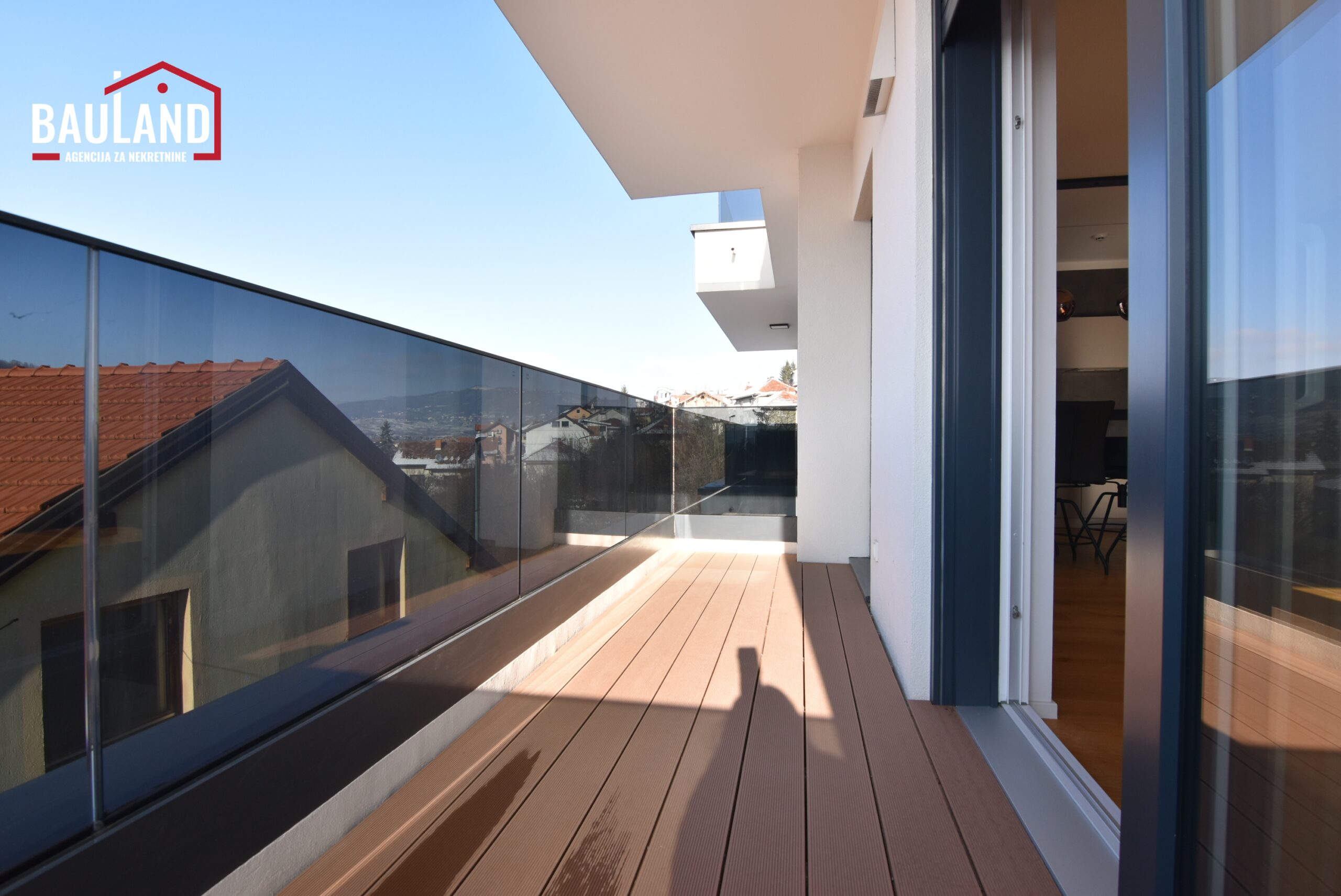 16 namješten četverosoban stan 105m2 II sprat lift Općina Centar Sarajevo