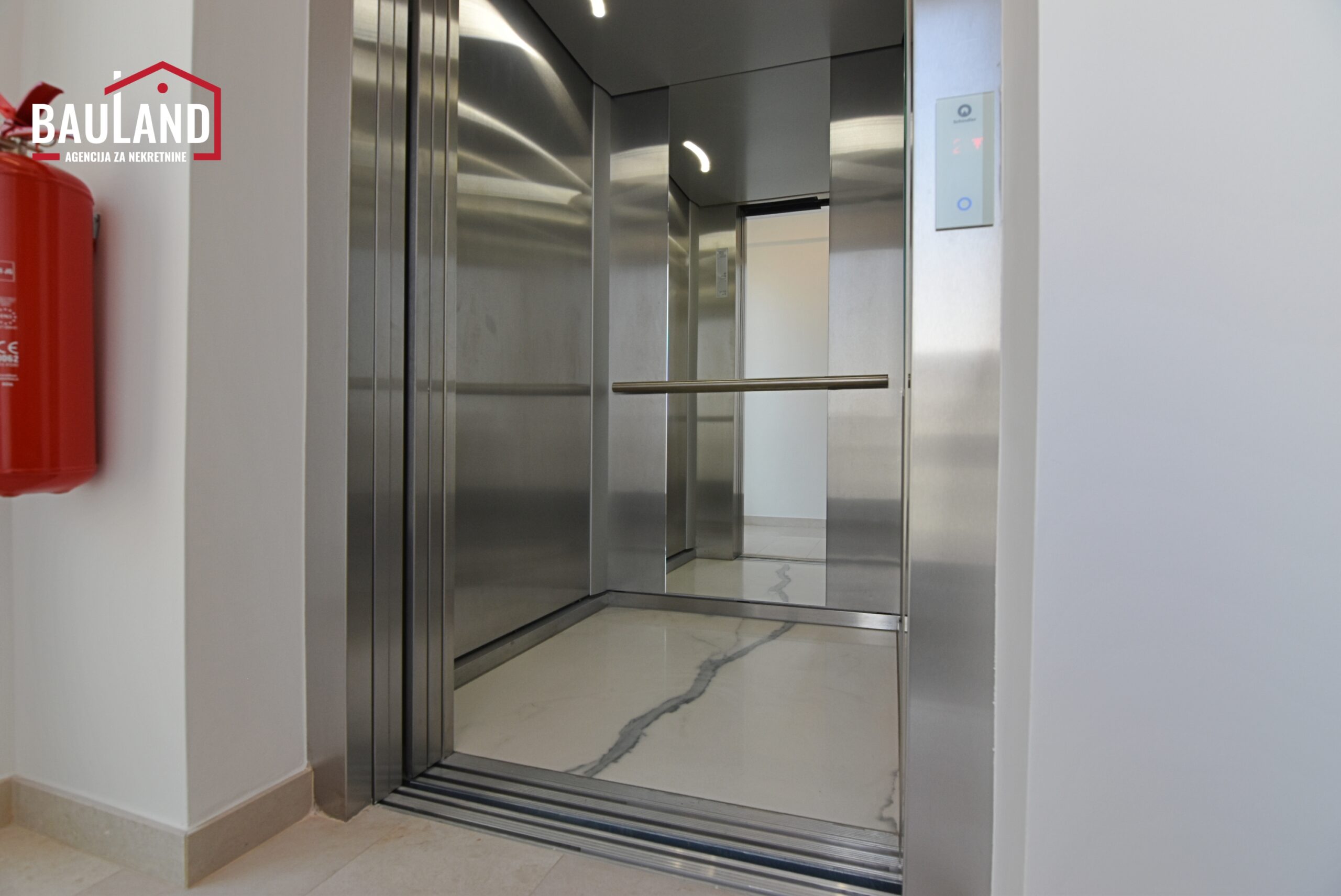 20 najam stana u ulici Antuna Hangija 75m2 sa garažnim parking mjestom