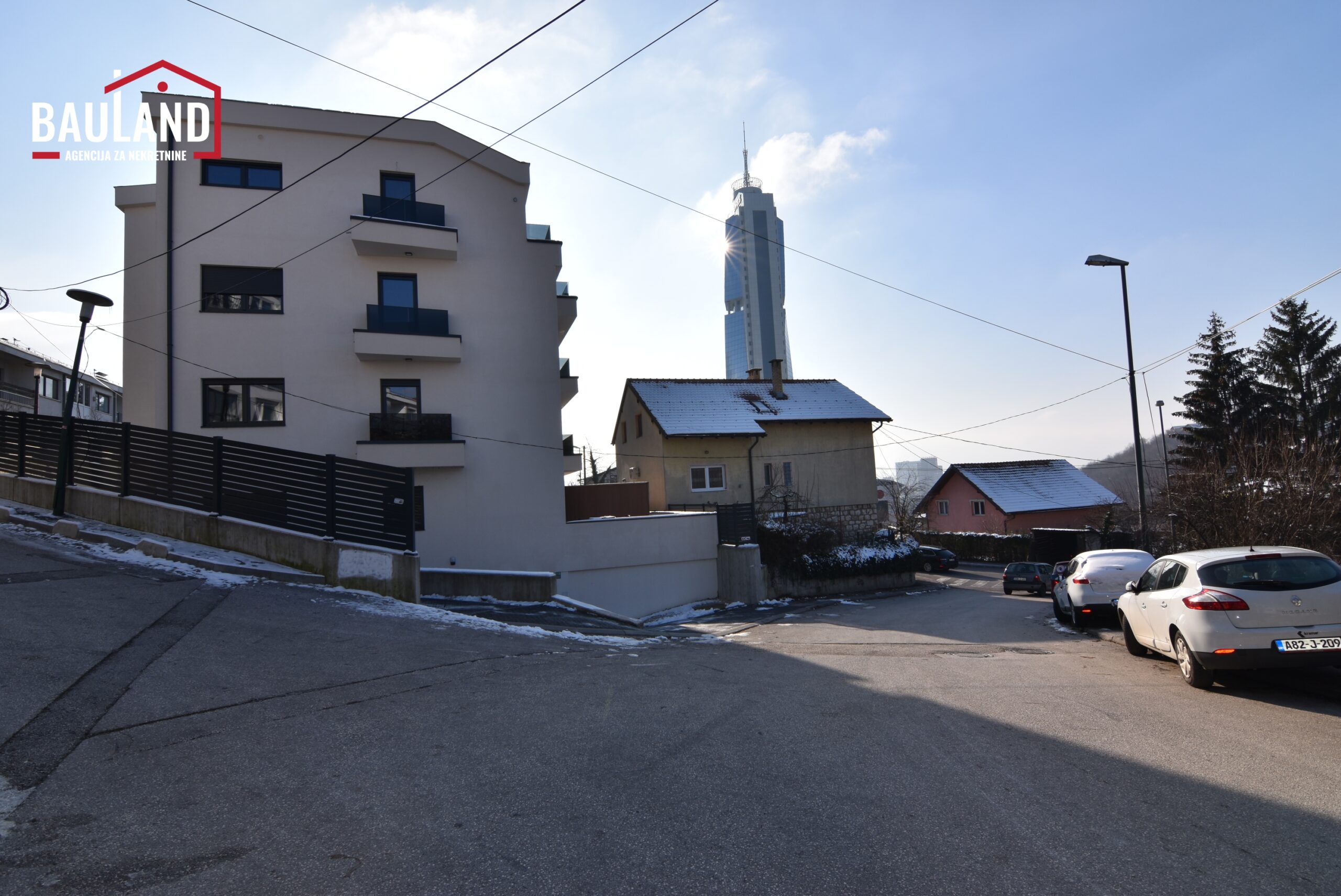 29 izdaje se stan u Centru 105m2 II sprat