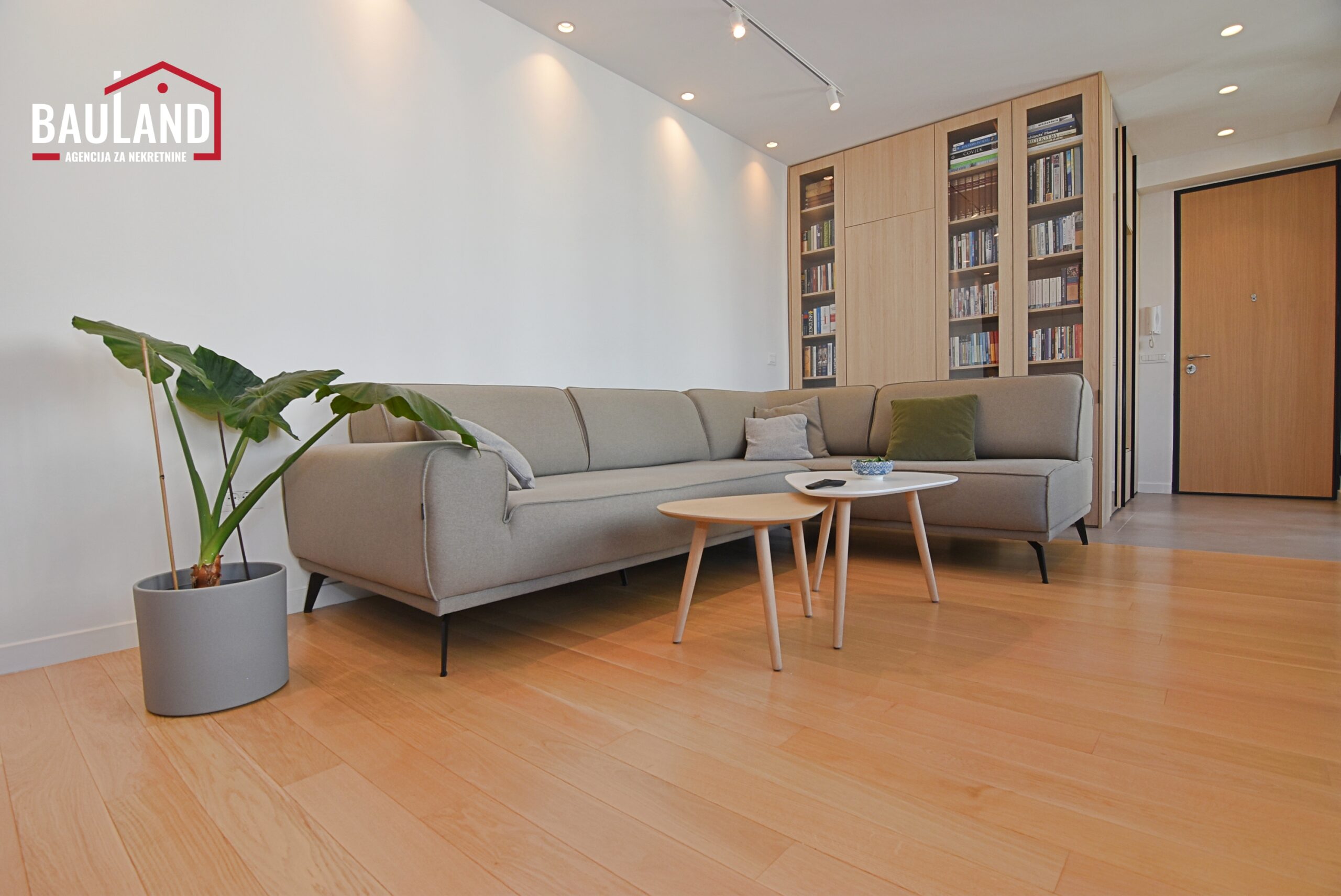 6 na prodaju trosoban namješten stan u ulici Grbavička Općina Novo Sarajevo