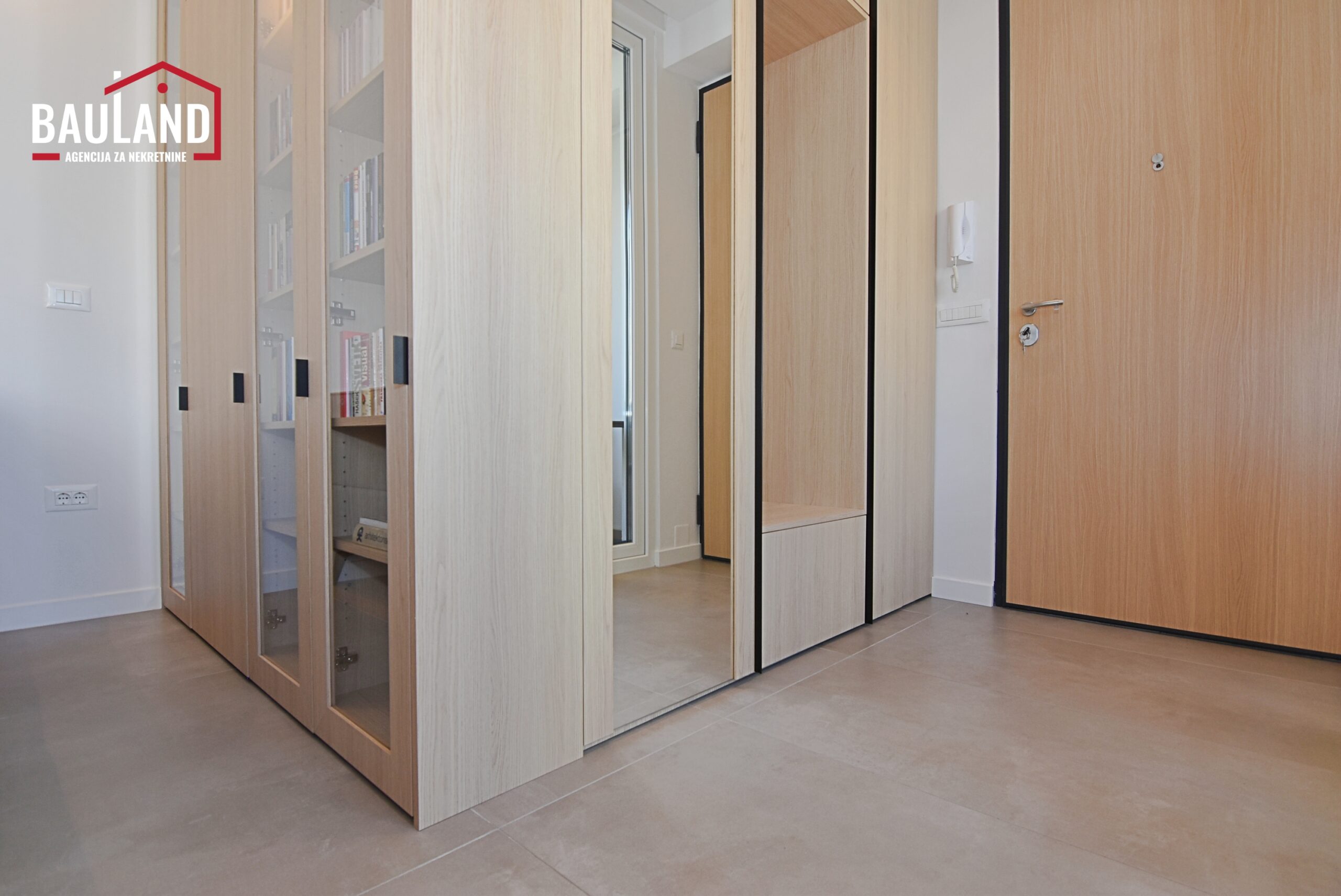 22 prodaja stana 70m2 Grbavica ul. Grbavička