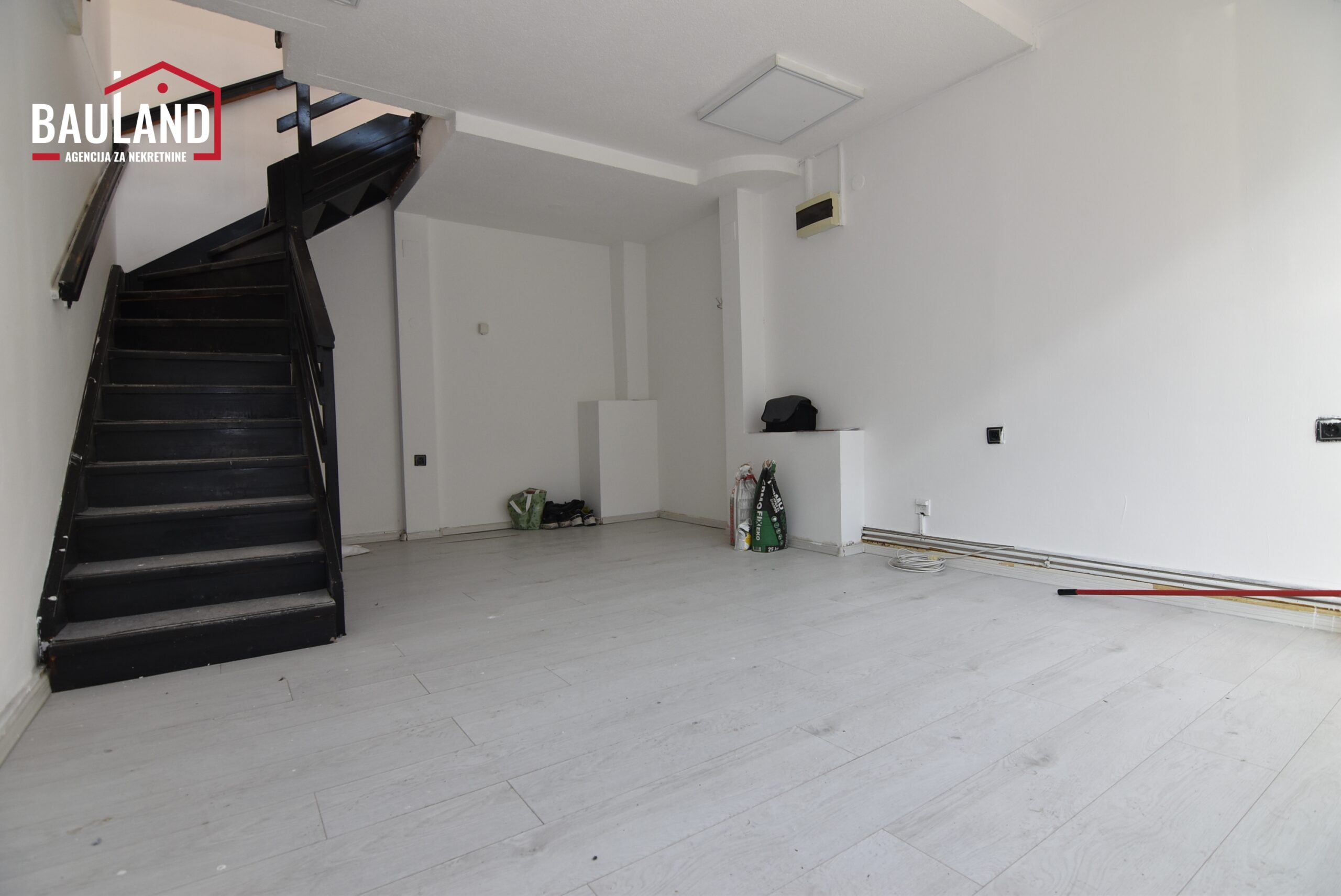 Renovierter Geschäftsräumlichkeit-32m² / Zagrebačka, Kovačići-Novo Sarajevo