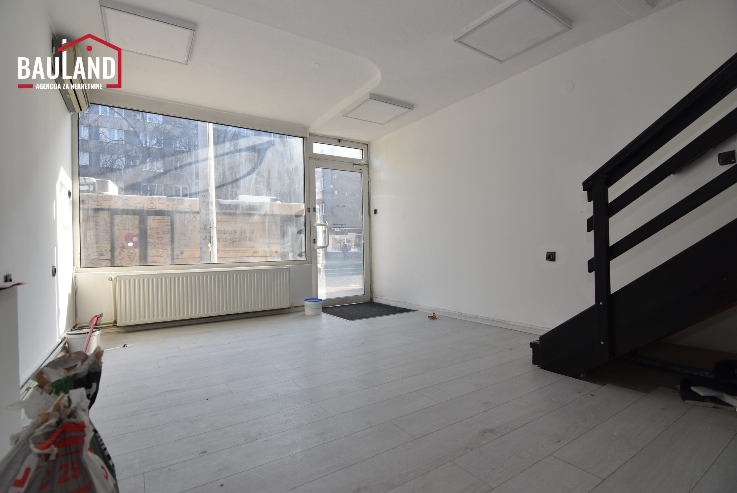 3 poslovni prostor za prodaju na dvije etaže površine 32m2