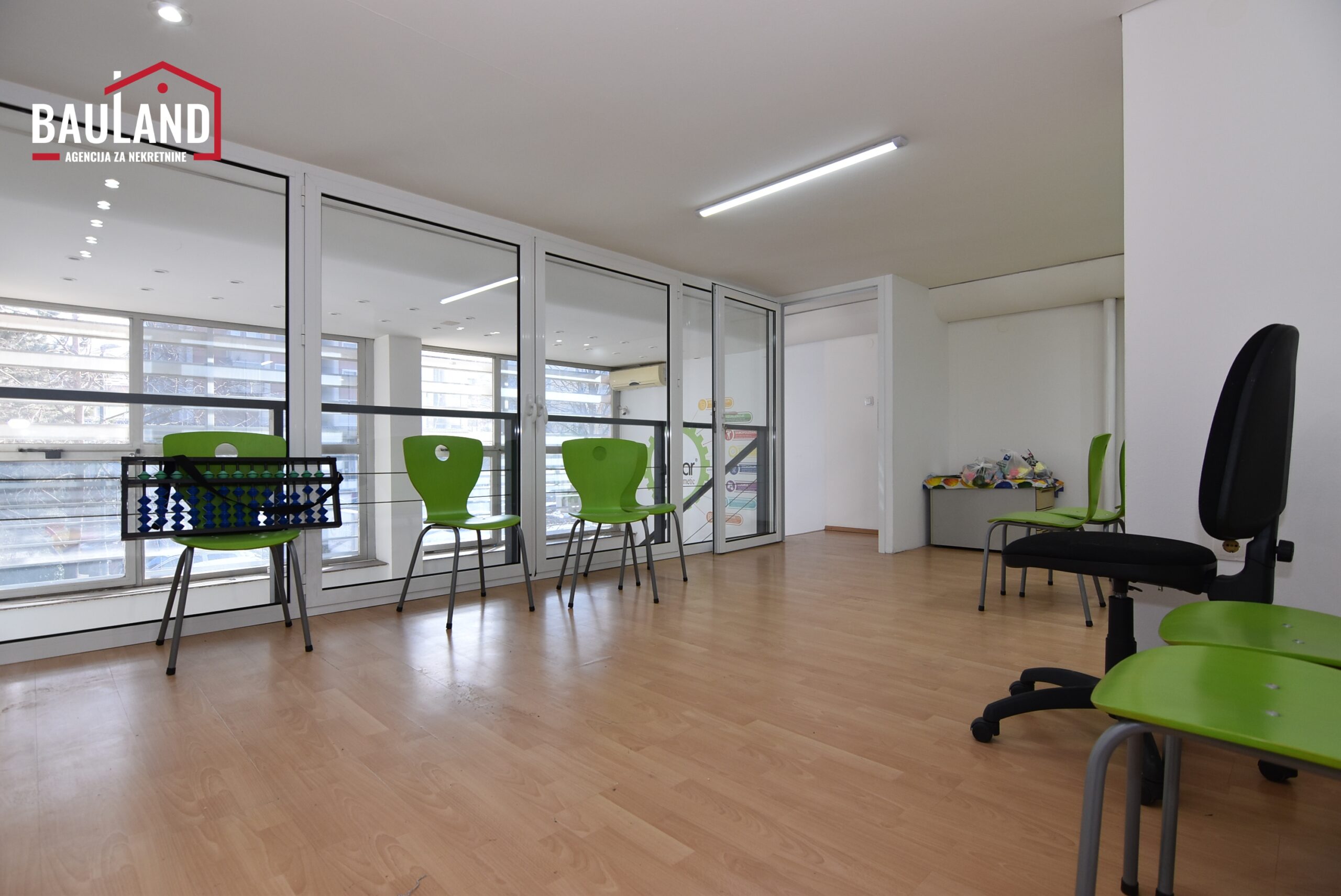 12 poslovni prostor za prodaju