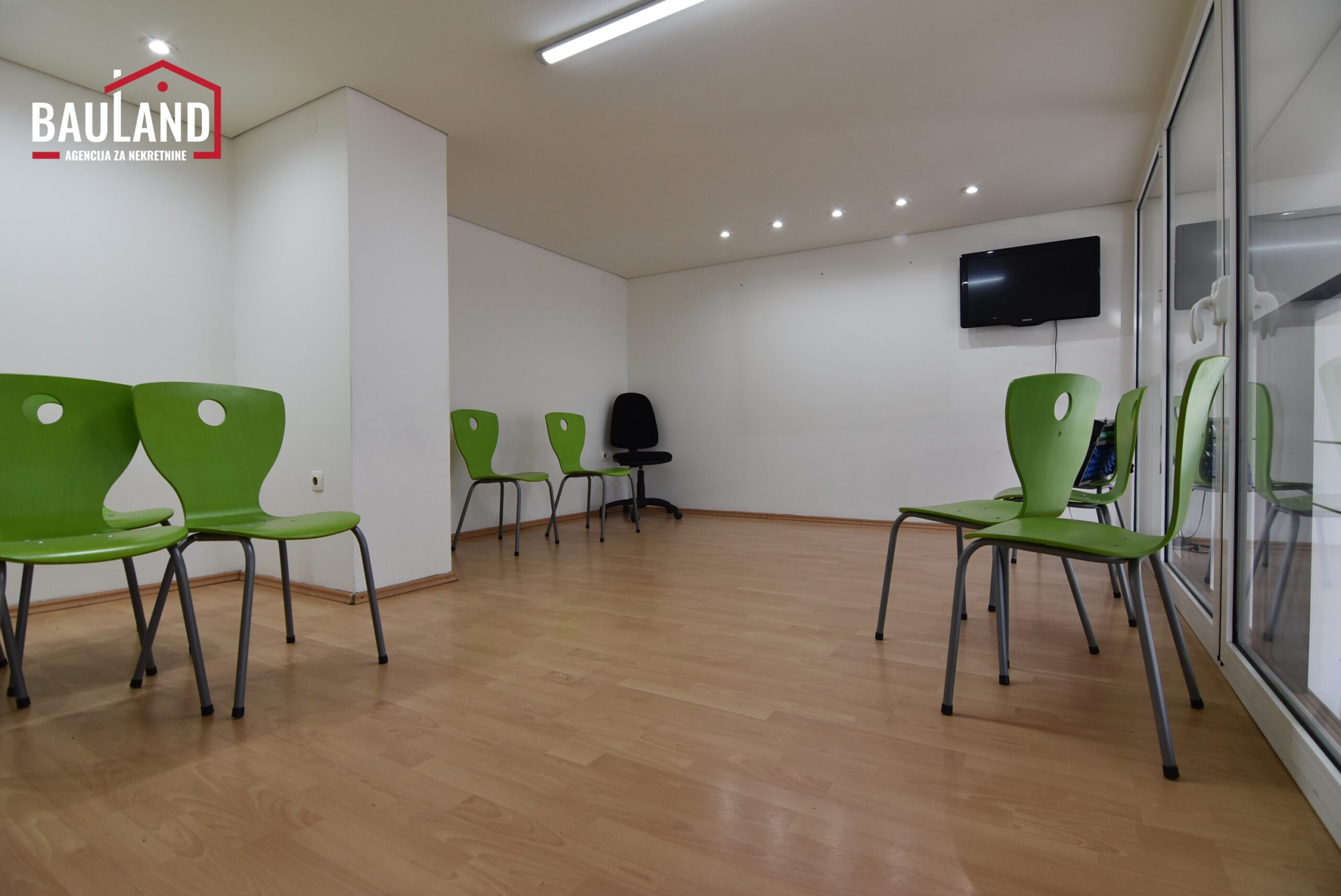 10 poslovni prostor za prodaju sastoji se od dvije etaže