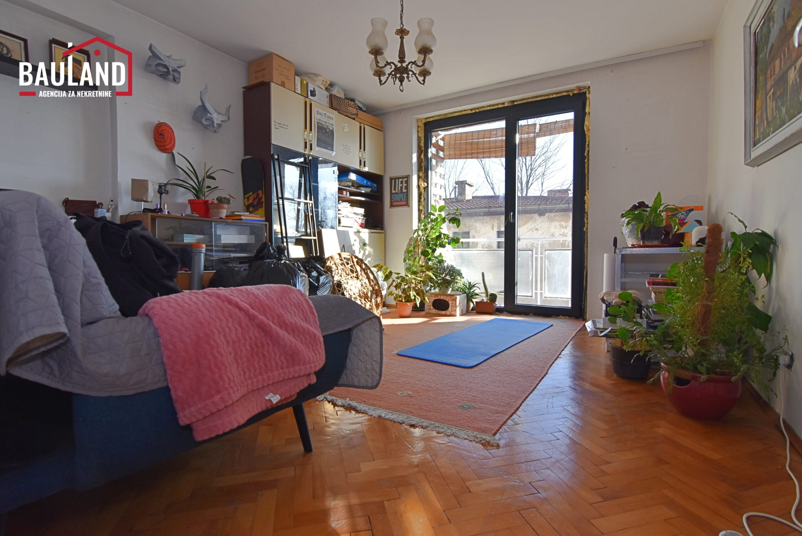 Dreizimmerwohnung im ersten Stock - 52m2 / Marijin Dvor-Centar