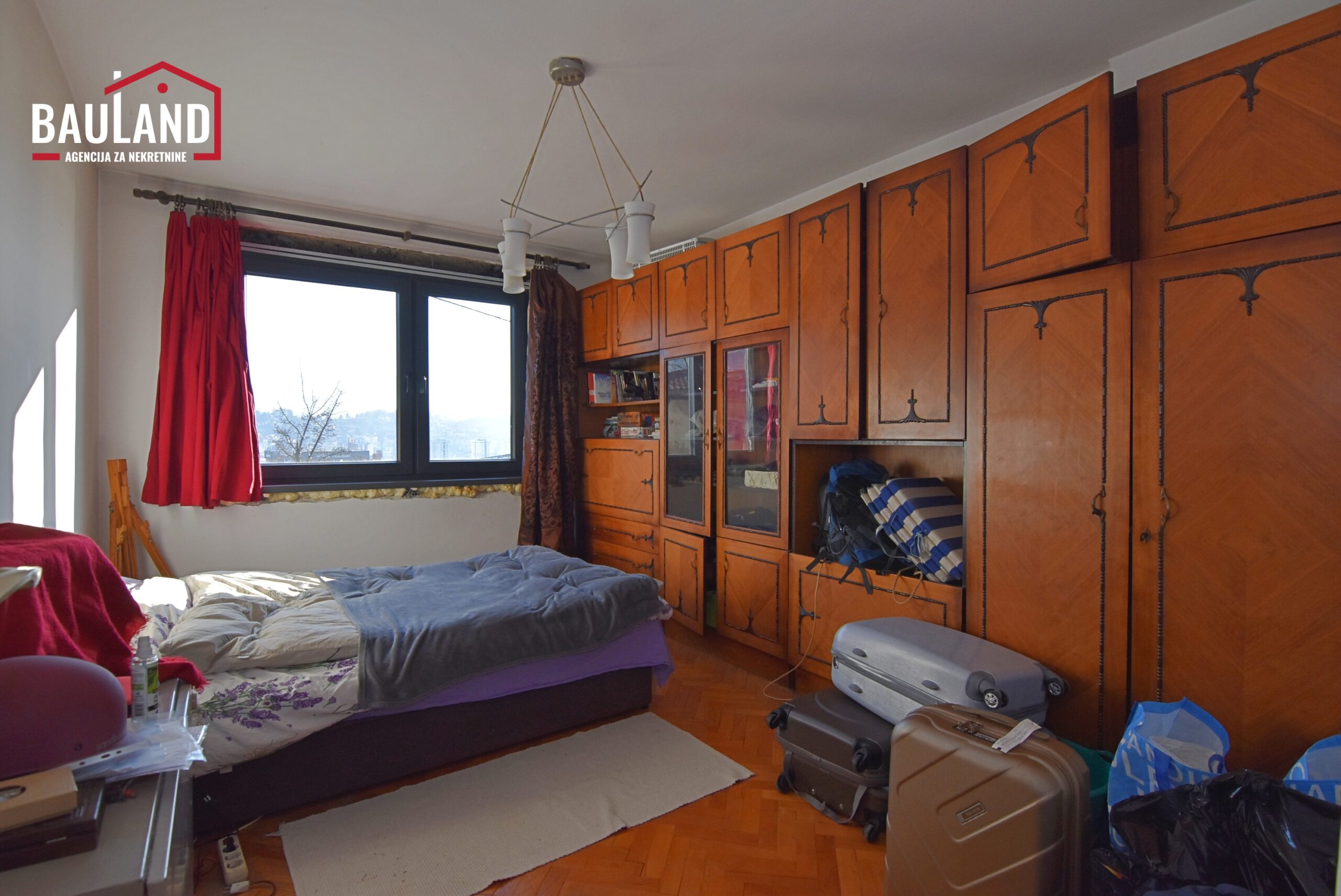 9 na prodaju dvosoban stan na Marijin Dvoru u ulici Omera Stupca