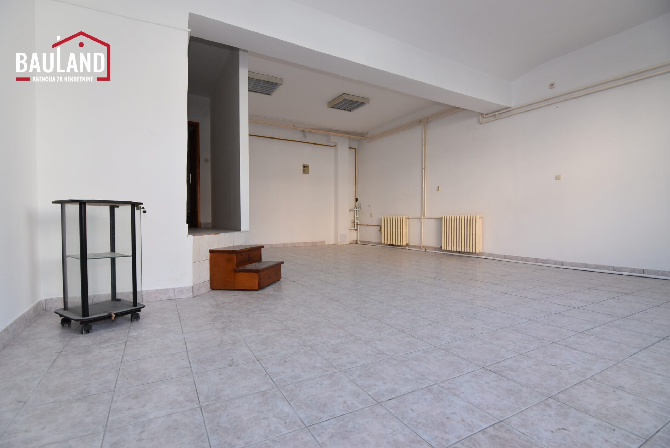 2 poslovni prostor za najam prizemlje 52m2 ul. Zagrebačka