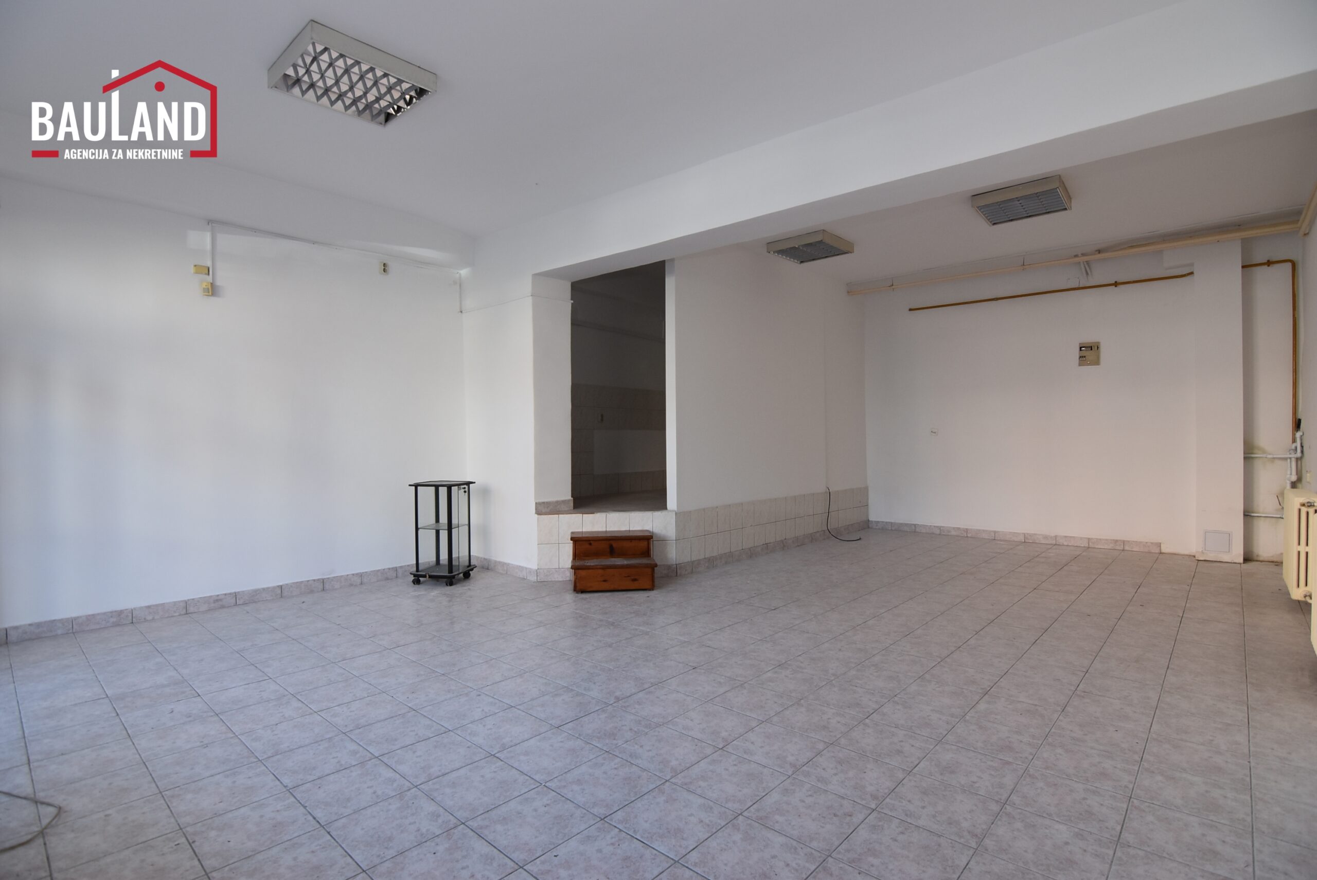 6 poslovni prostor za najam 52m2 Novo Sarajevo