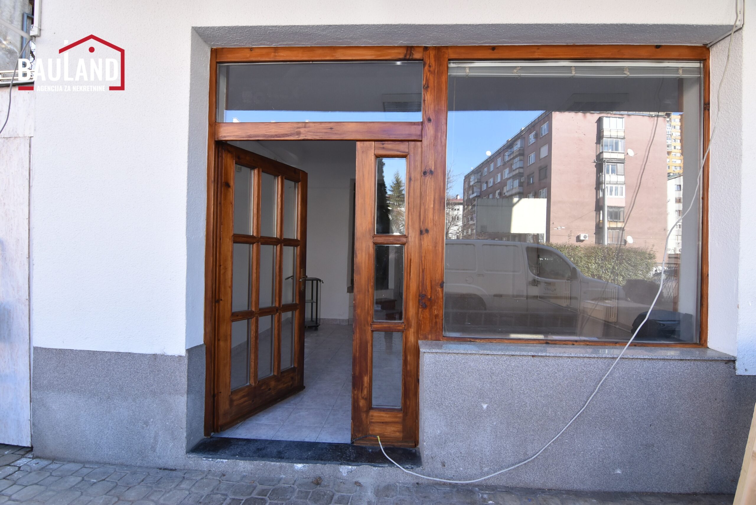 7 poslovni prostor za najam 52m2 Zagrebačka-Općina Novo Sarajevo