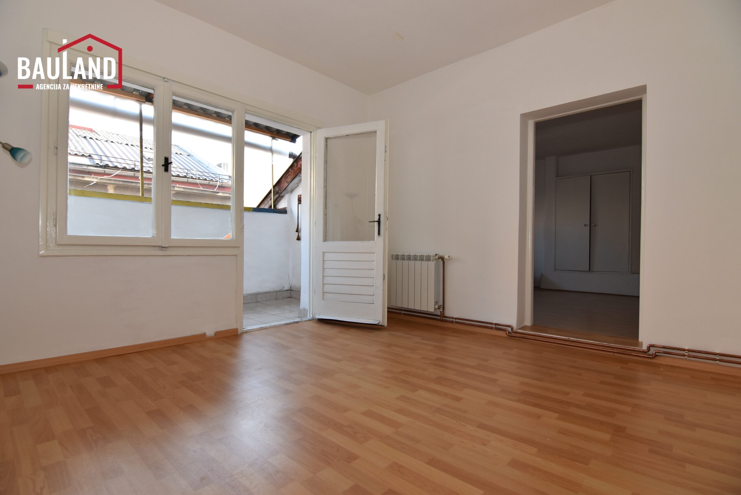 12 stan za prodaju površine 86m2 uknjižene površine uži dio centra Sarajeva