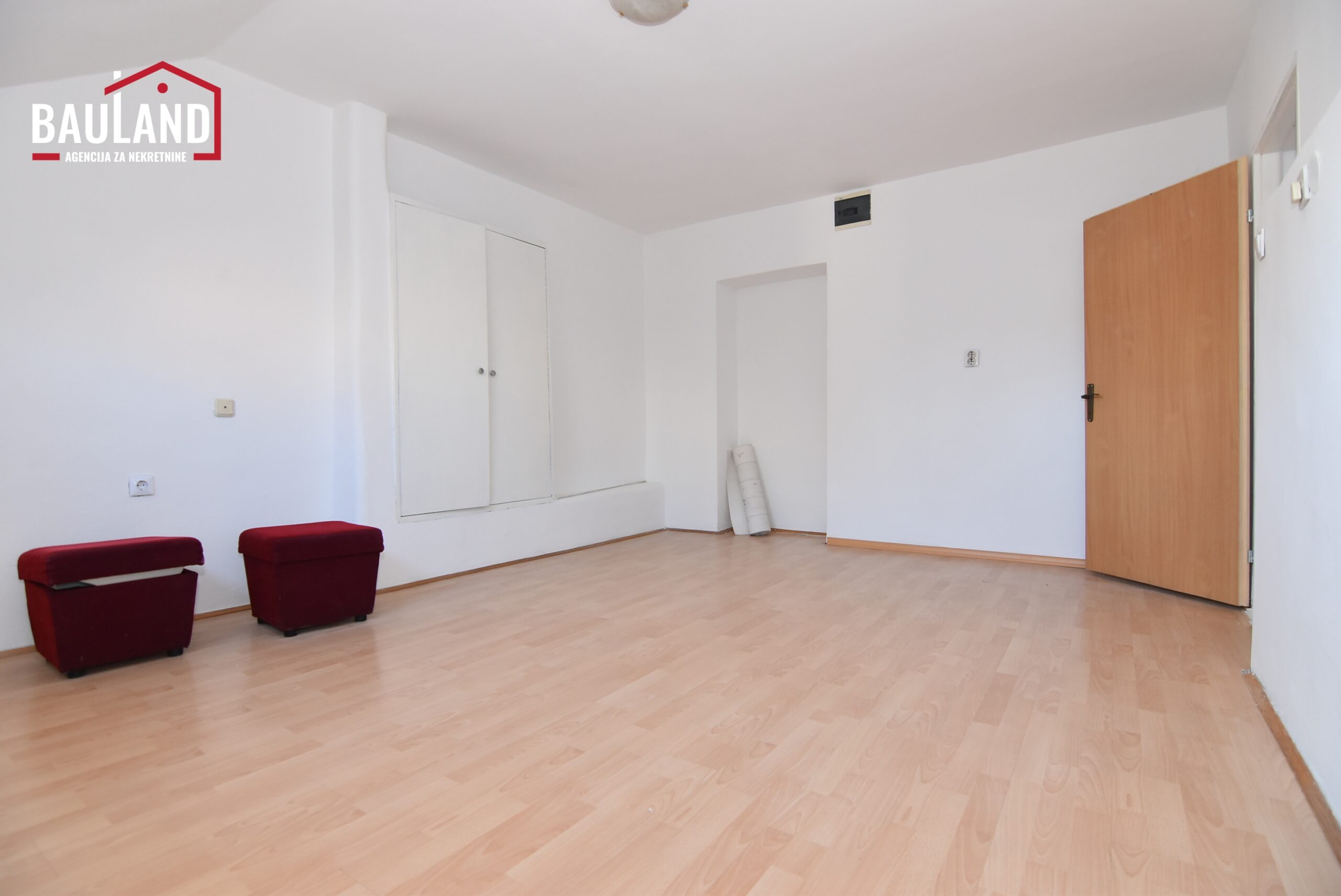 13 prodaje se stan površine 86m2 u ulici Vrazova Općina Centar