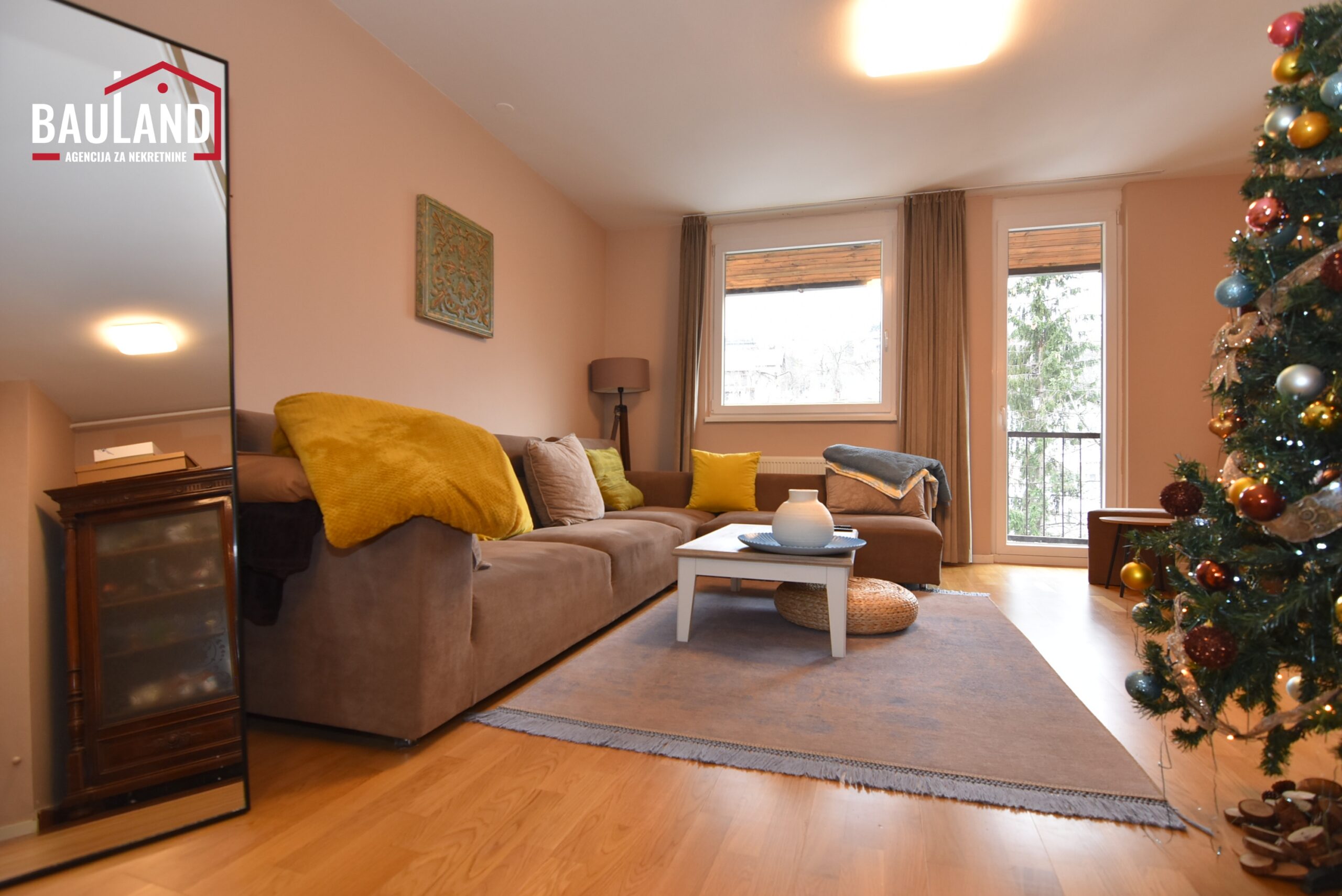 Dreizimmer, doppelseitig ausgerichteter Wohnungs / Vraca-Novo Sarajevo