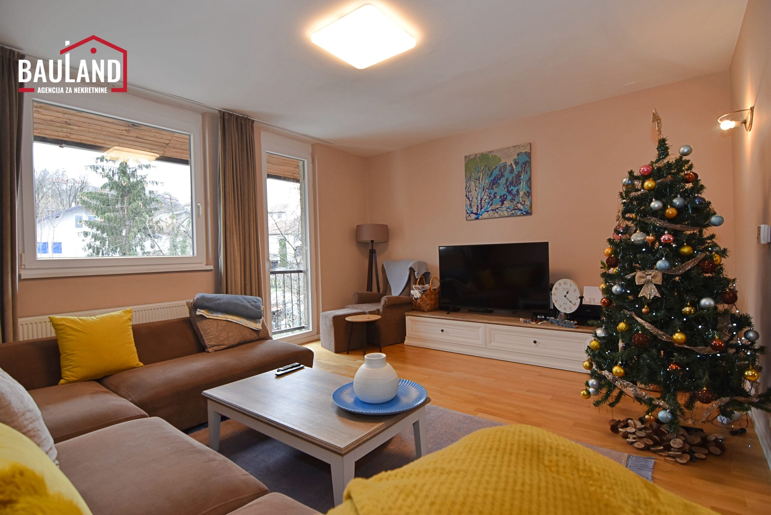 2 na prodaju stan djelimično renoviran naselje Vraca