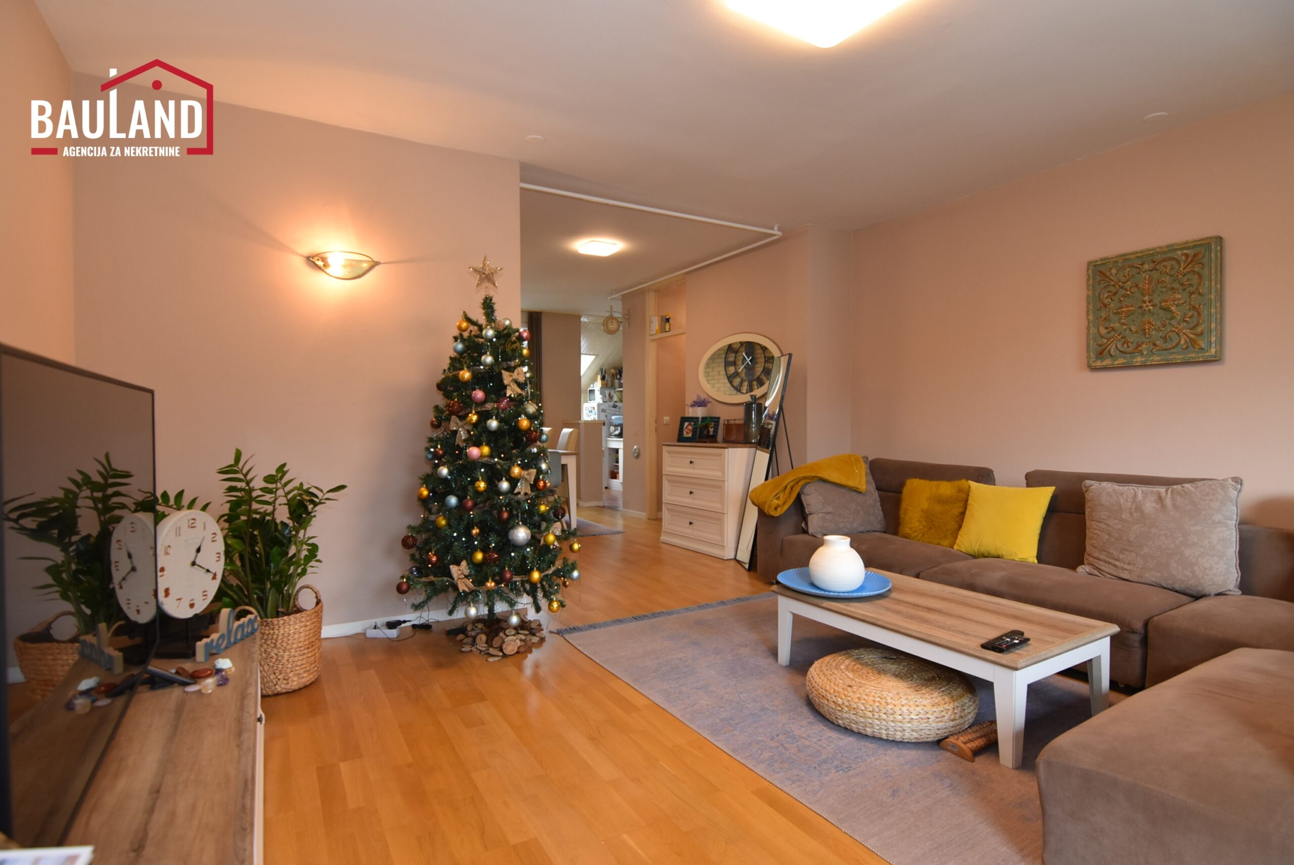 3 stan za prodaju površine 76m2 korisne površine 81m2