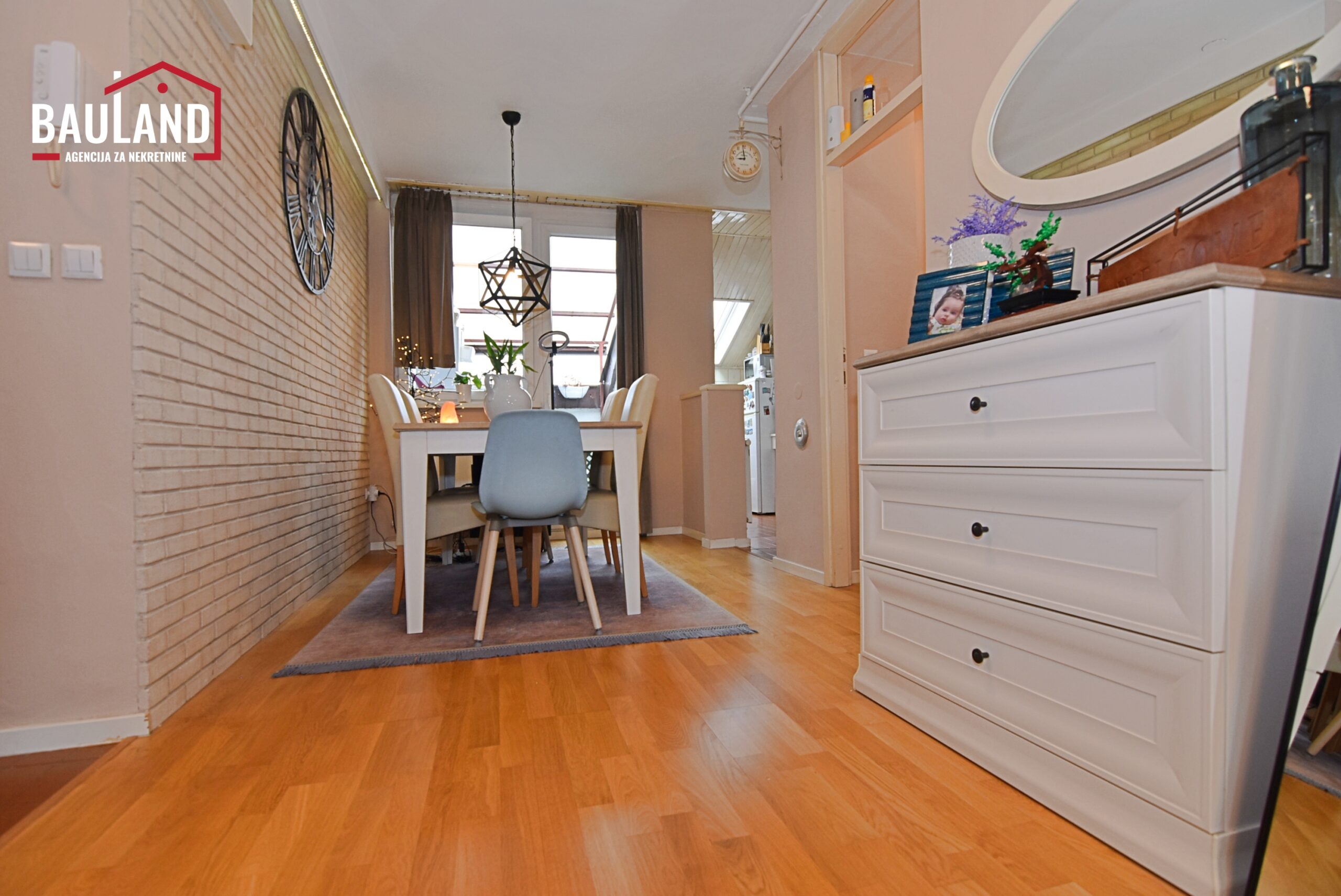 5 trosoban stan za prodaju površine 76m2 Vraca Novo Sarajevo