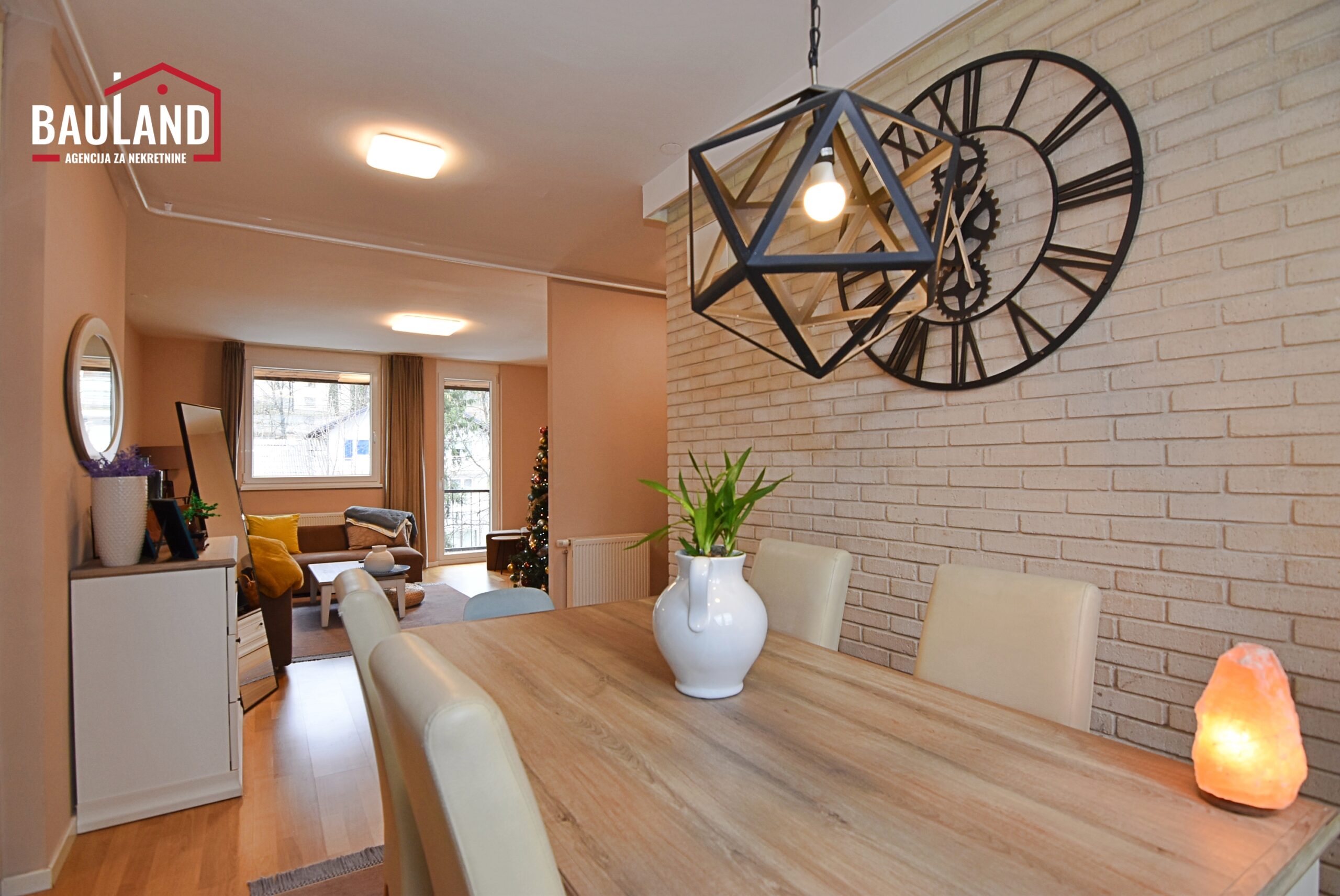 10 na prodaju trosoban stan u ulici Avde Smajlovića naselje Vraca Općina Novo Sarajevo