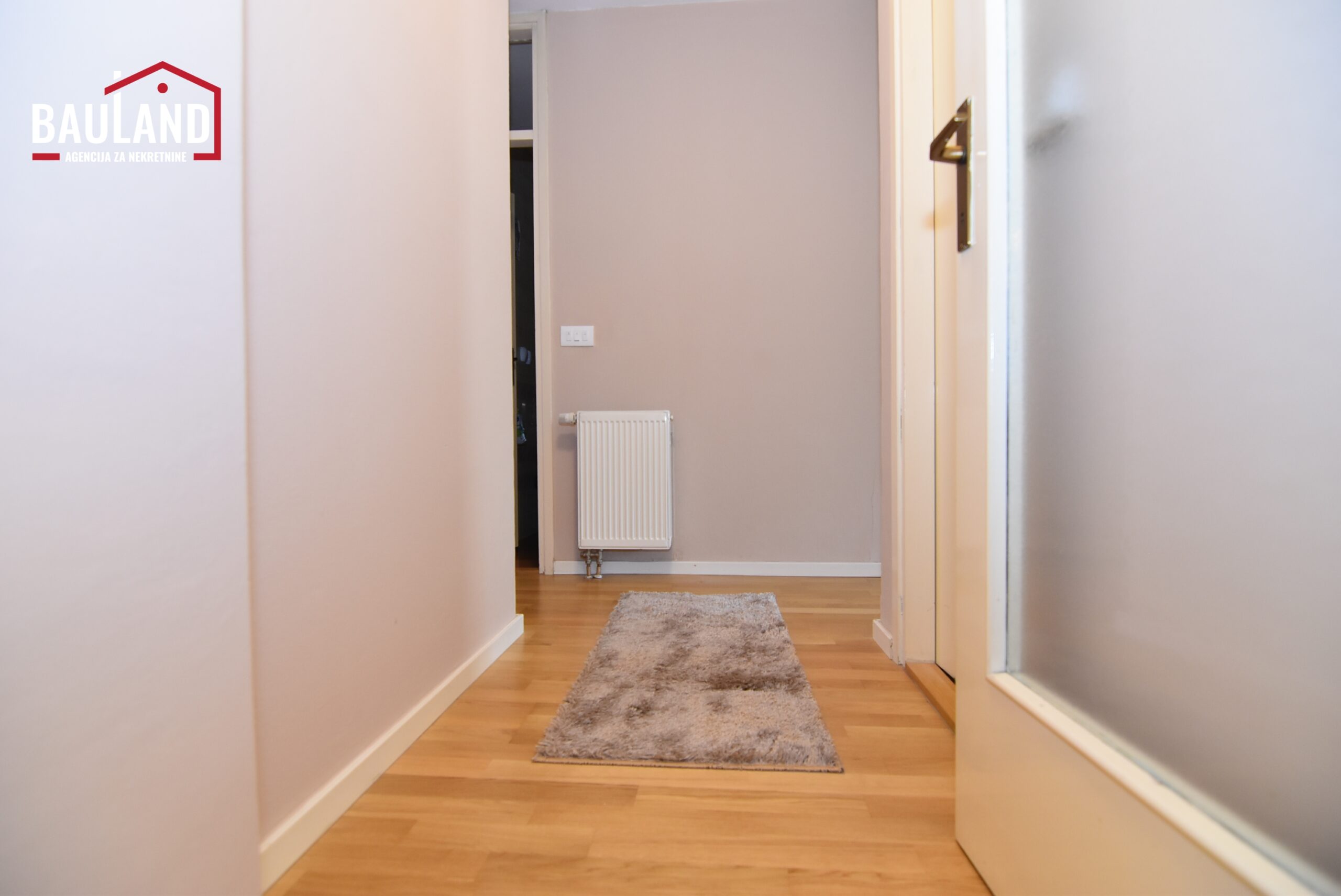 12 trosoban stan za prodaju površine 76m2 ul. Avde Smajlovića