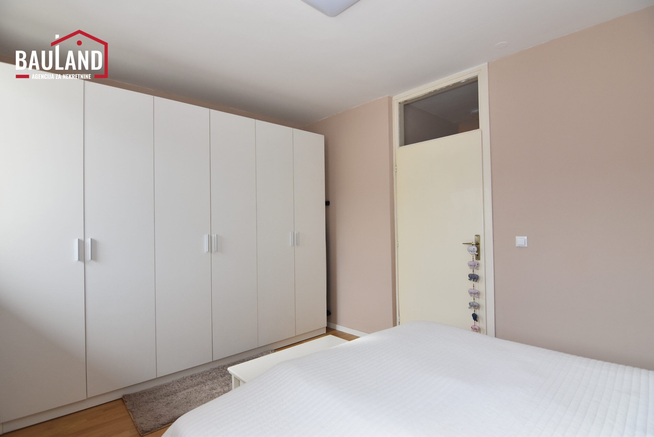 16 stan za prodaju 76m2 III sprat ul. Avde Smajlovića