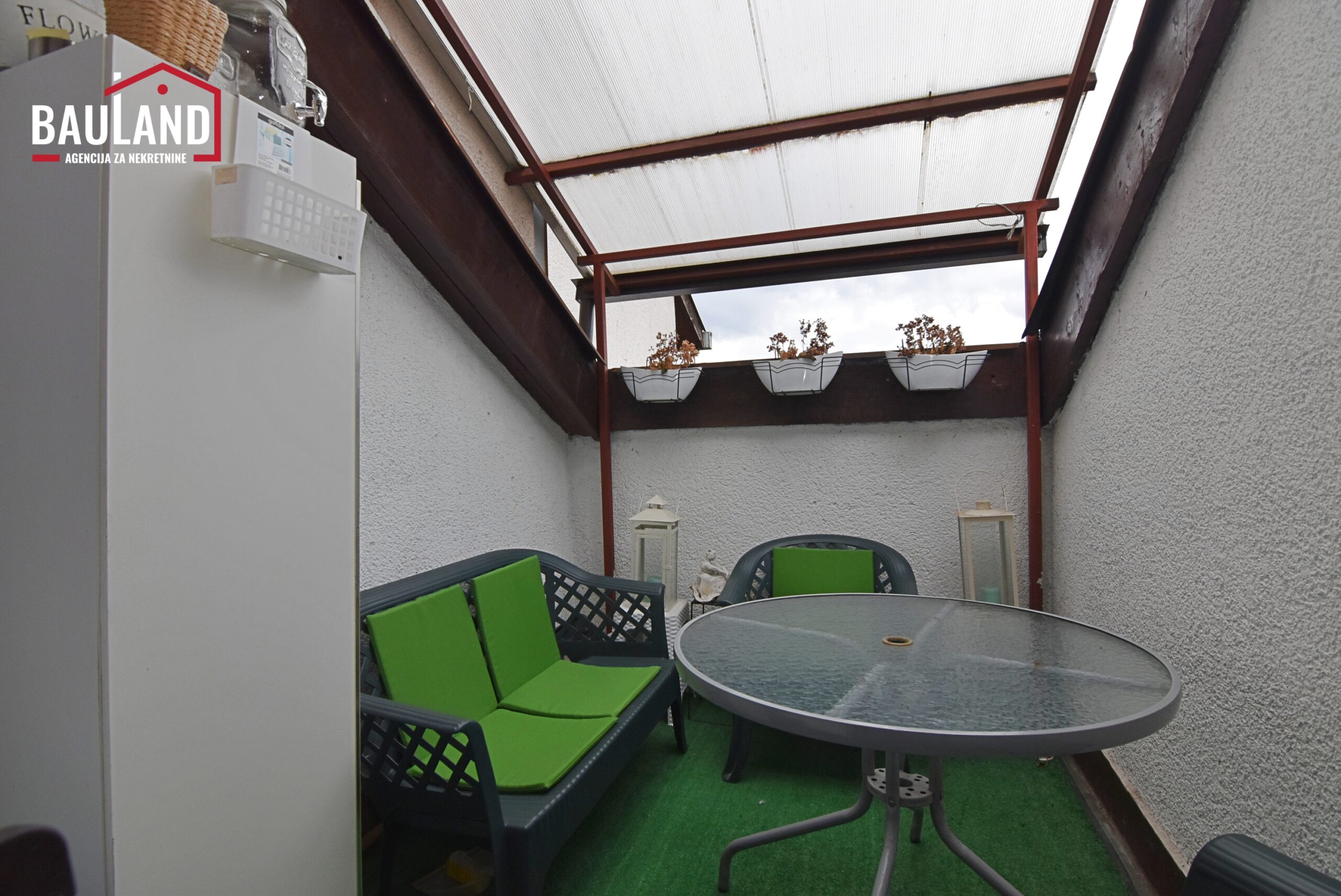 20 na prodaju trosoban stan na Vracama Novo Sarajevo